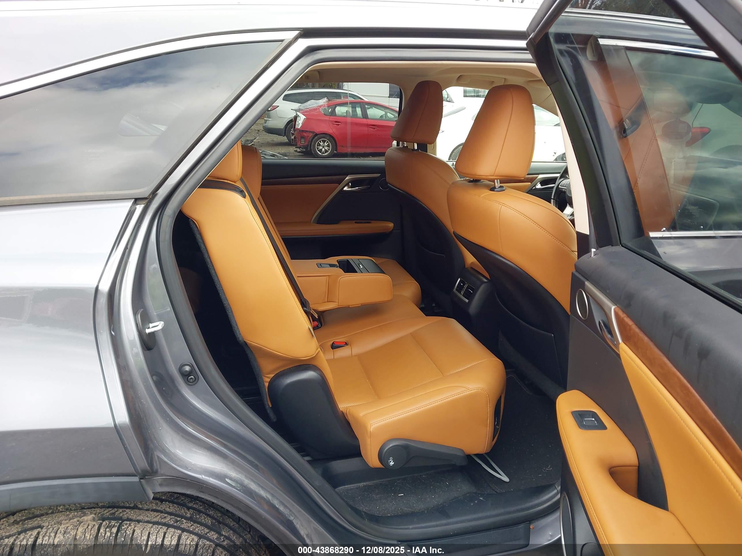 LEXUS RX image 8