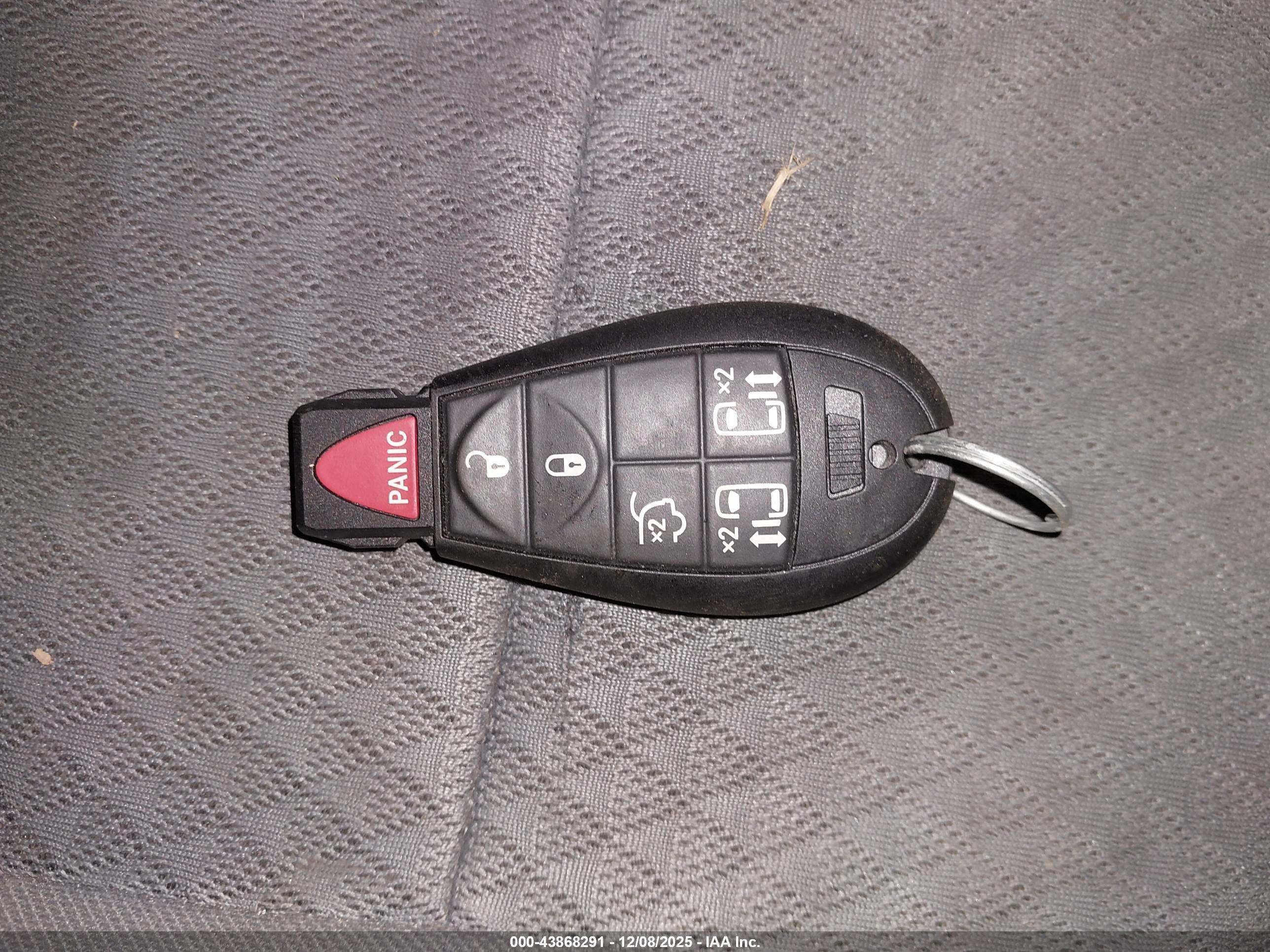CHRYSLER TOWN image 11
