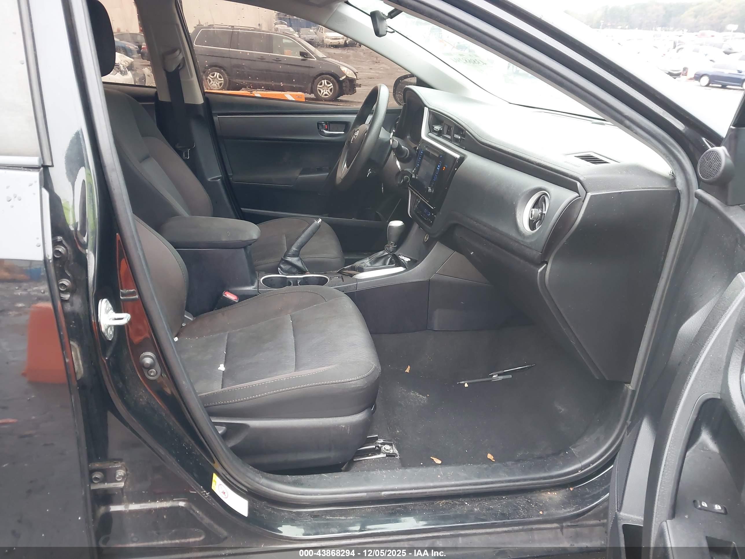 TOYOTA COROLLA image 5