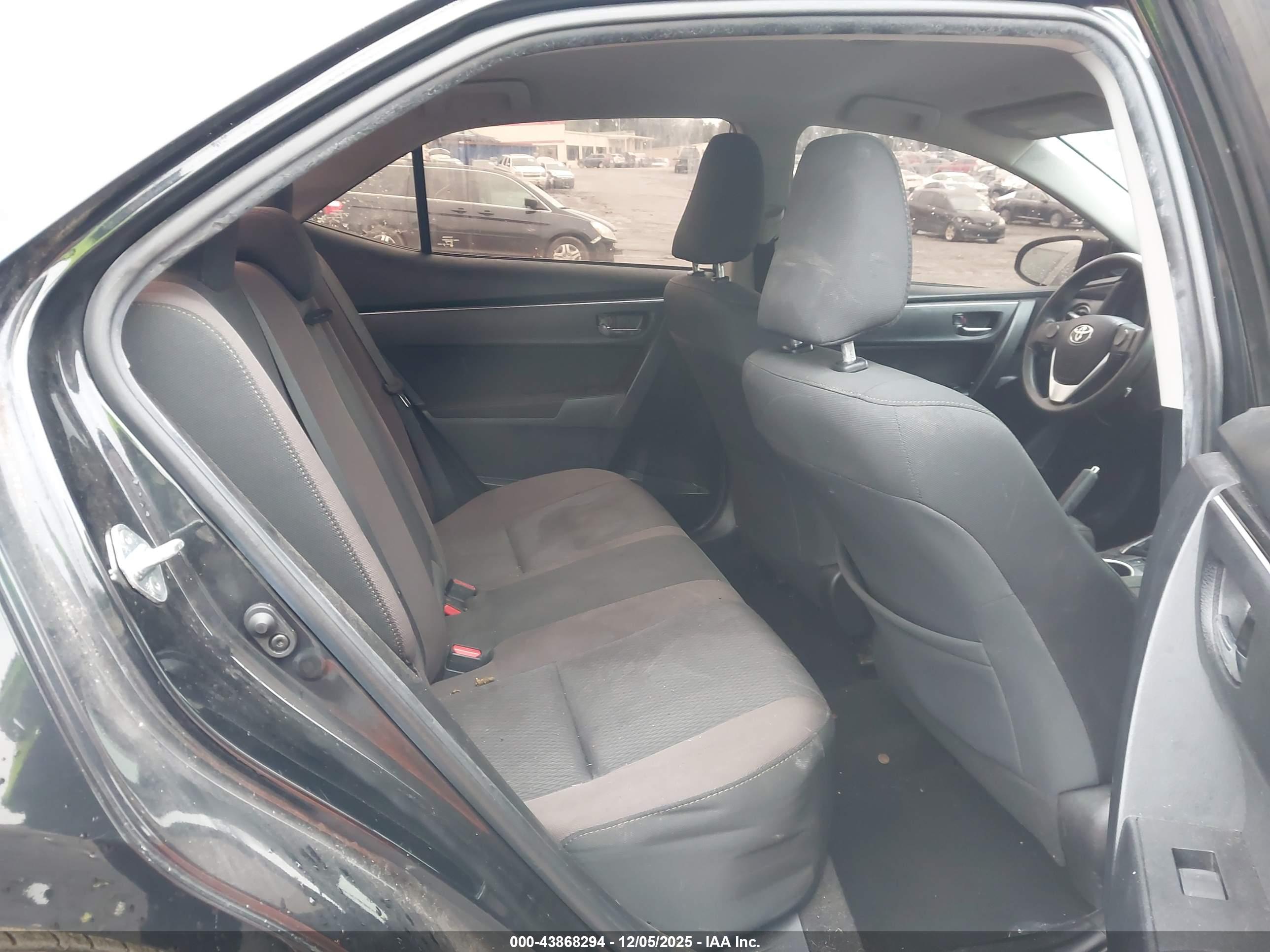 TOYOTA COROLLA image 8
