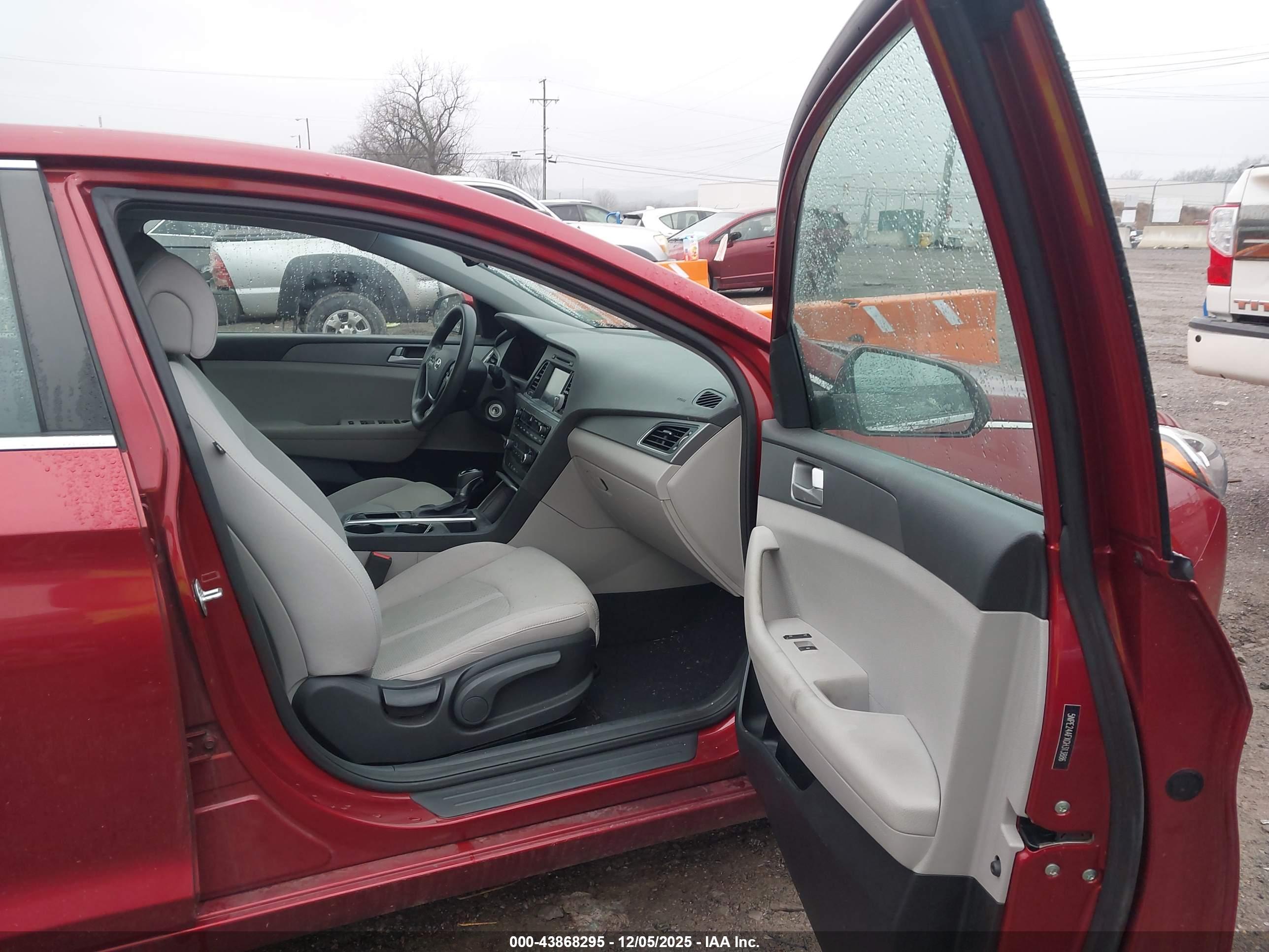 HYUNDAI SONATA image 5
