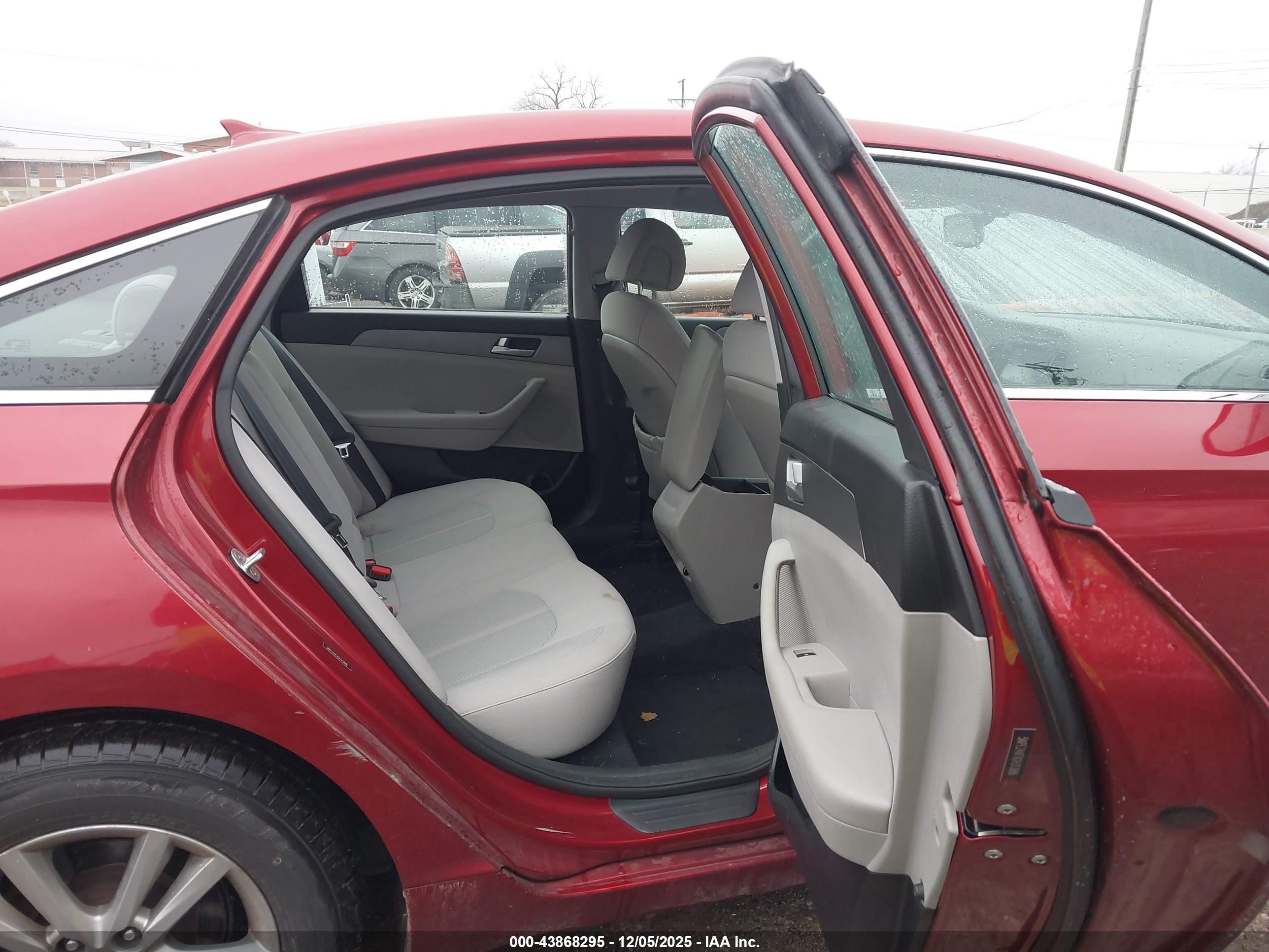 HYUNDAI SONATA image 8