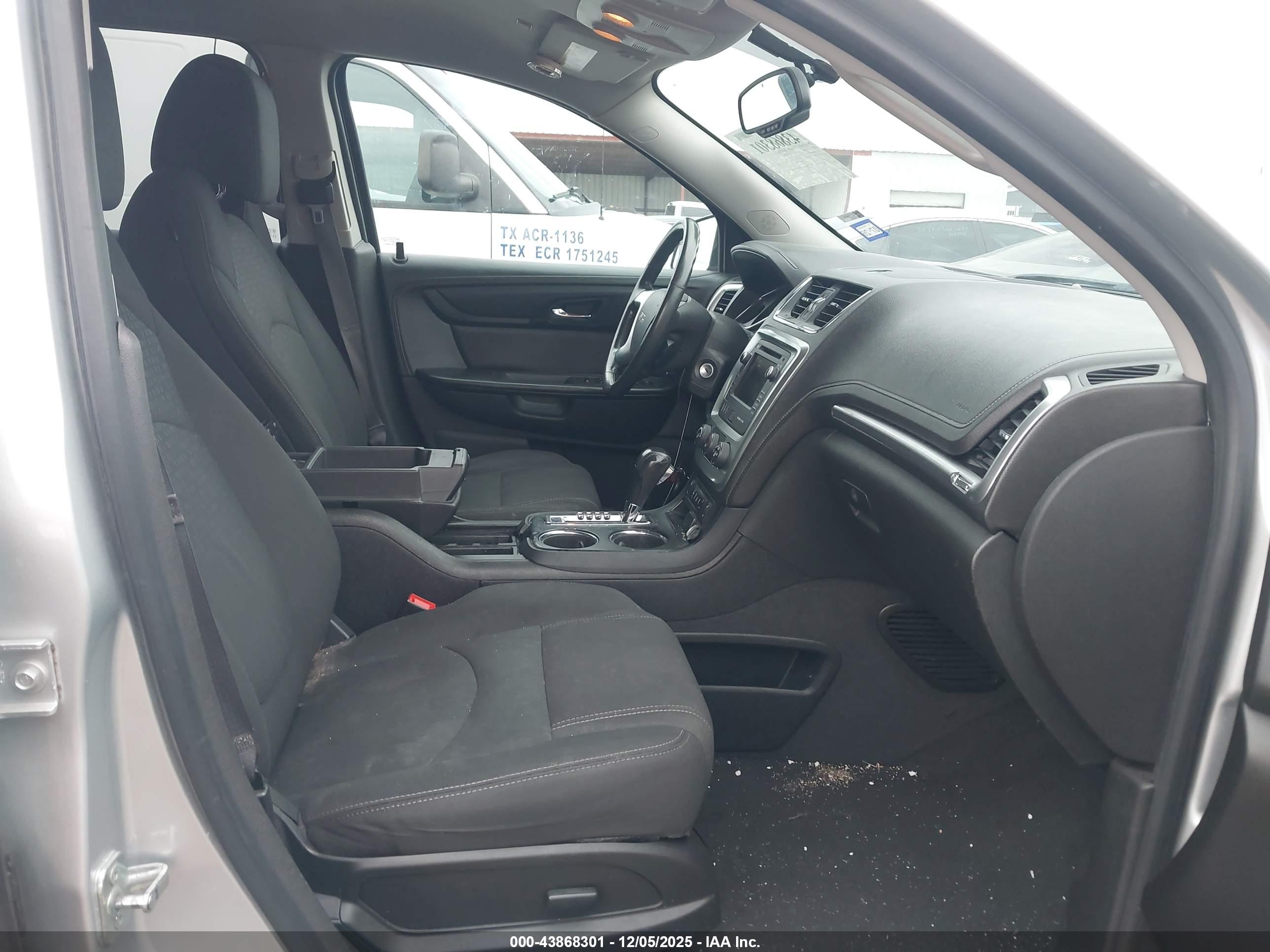 GMC ACADIA image 5