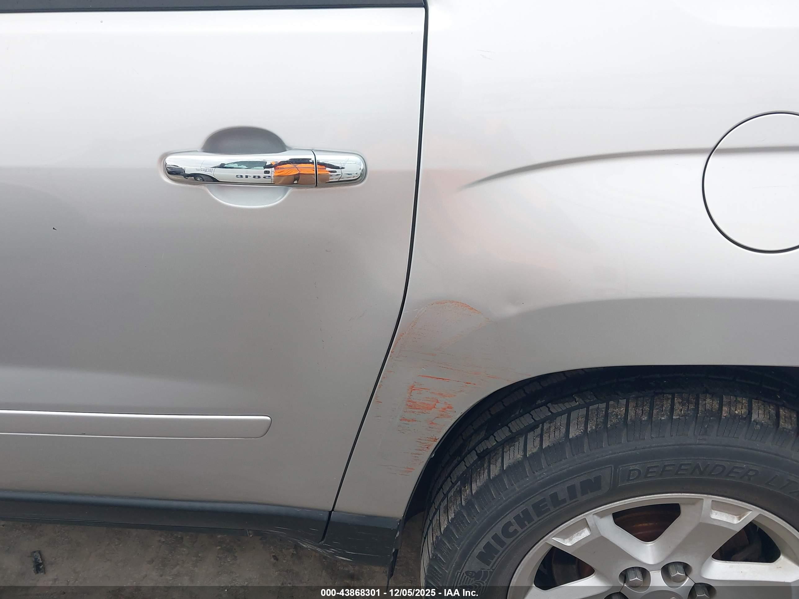 GMC ACADIA image 6