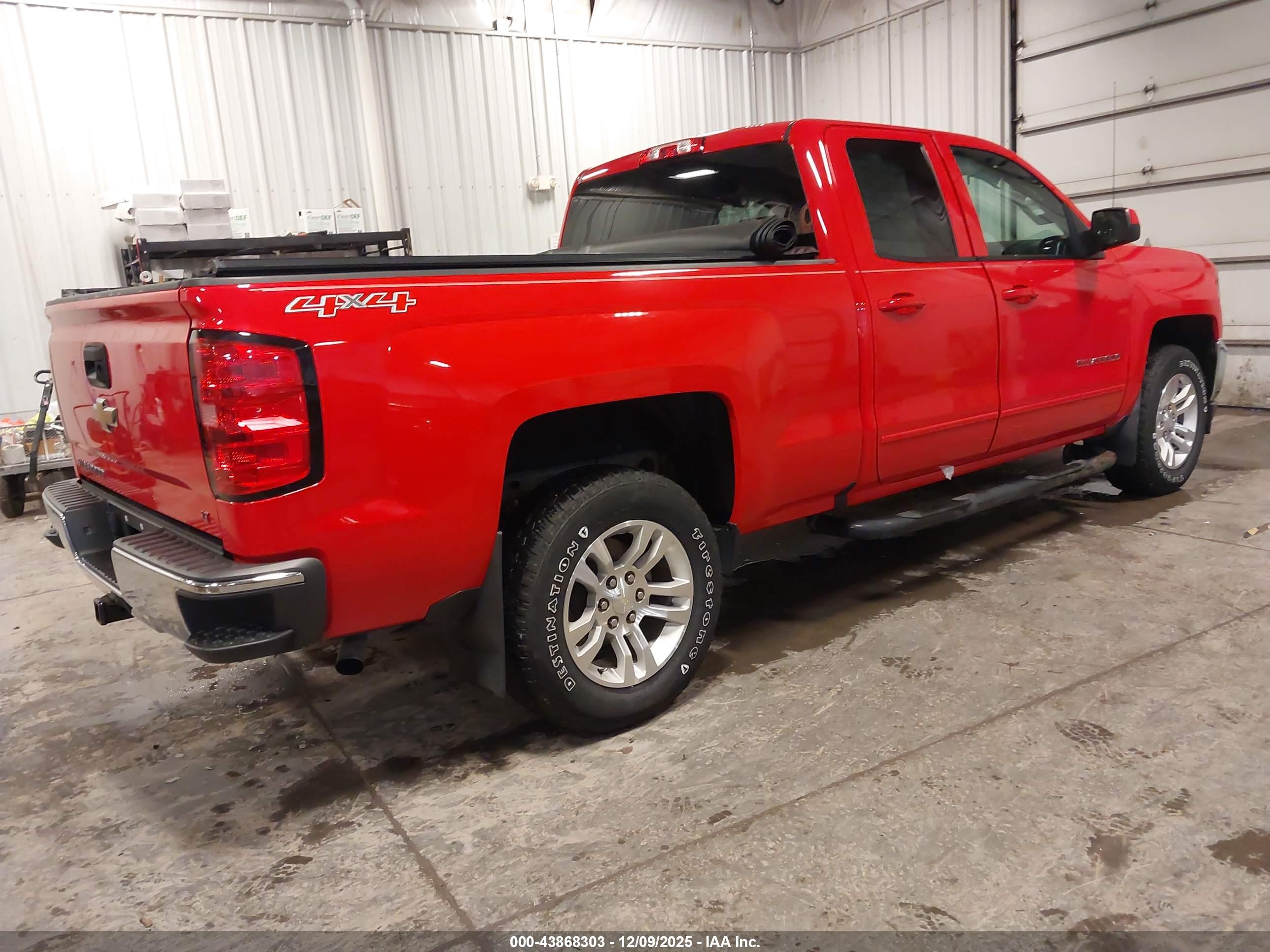 CHEVROLET SILVERADO image 4