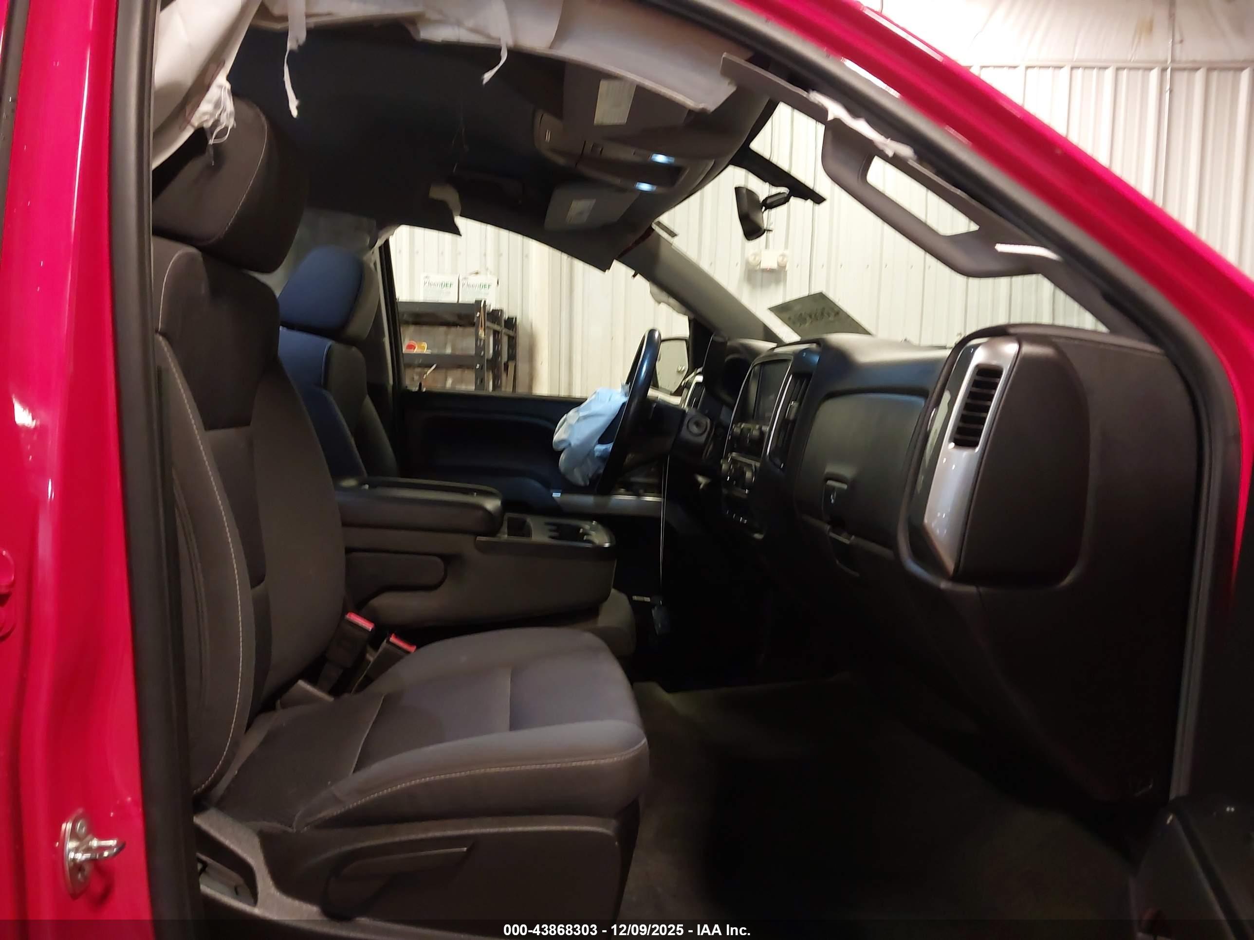 CHEVROLET SILVERADO image 5