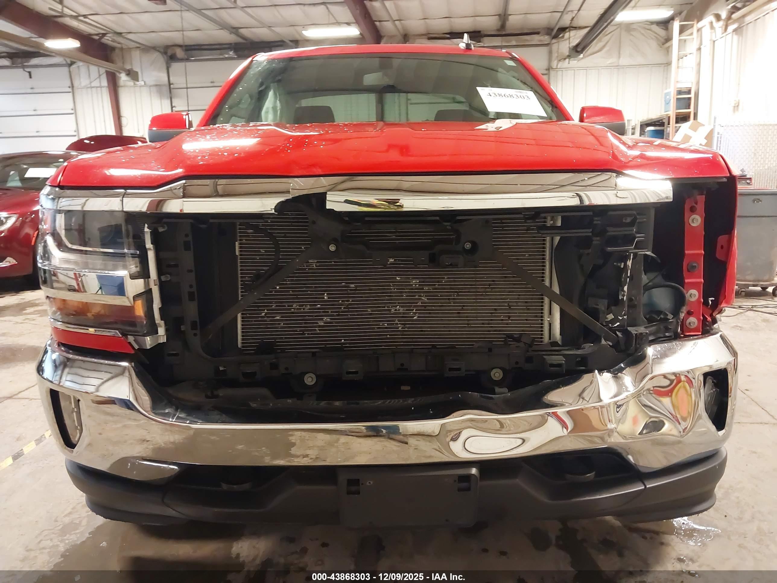 CHEVROLET SILVERADO image 6