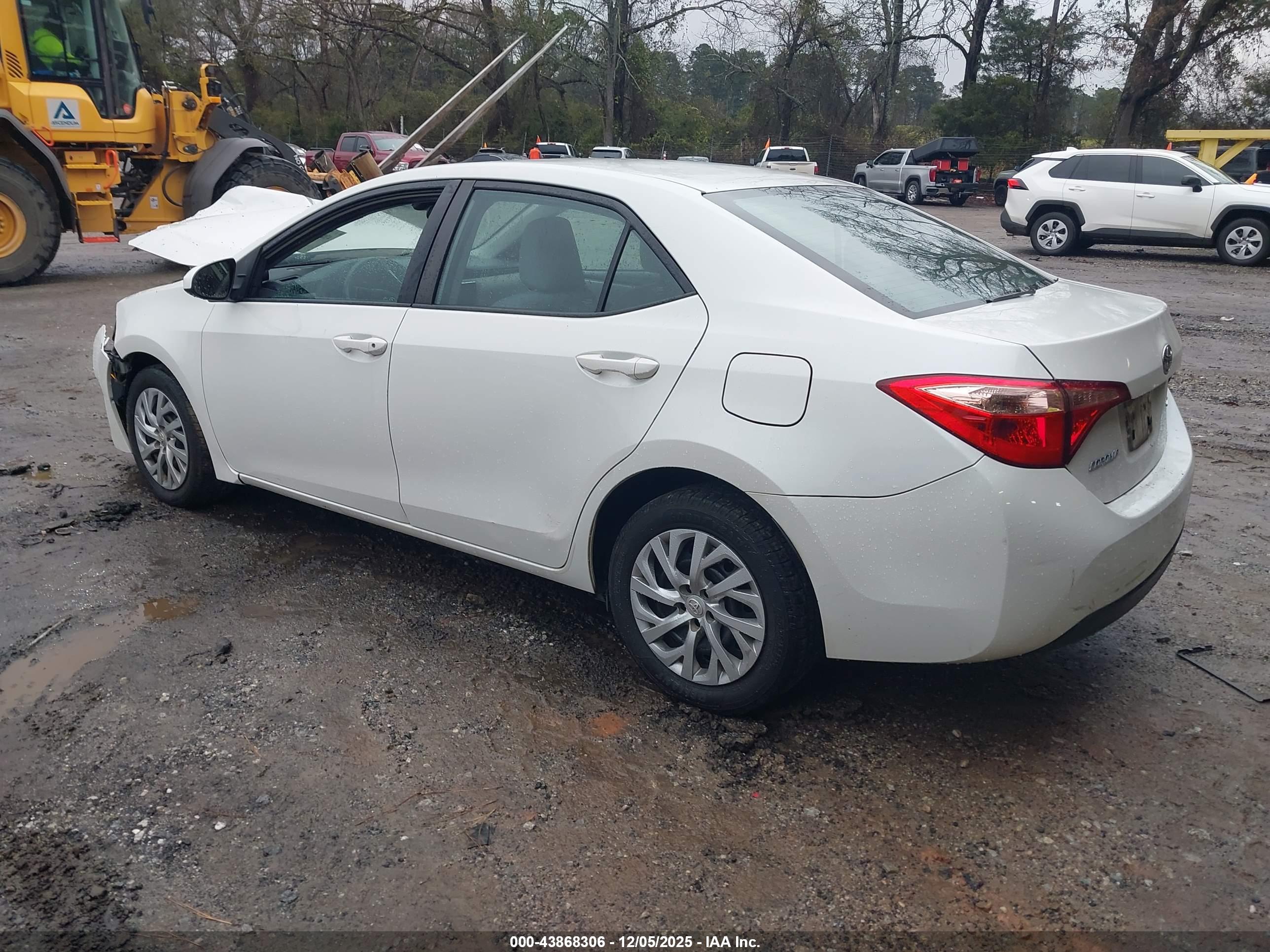 TOYOTA COROLLA image 3
