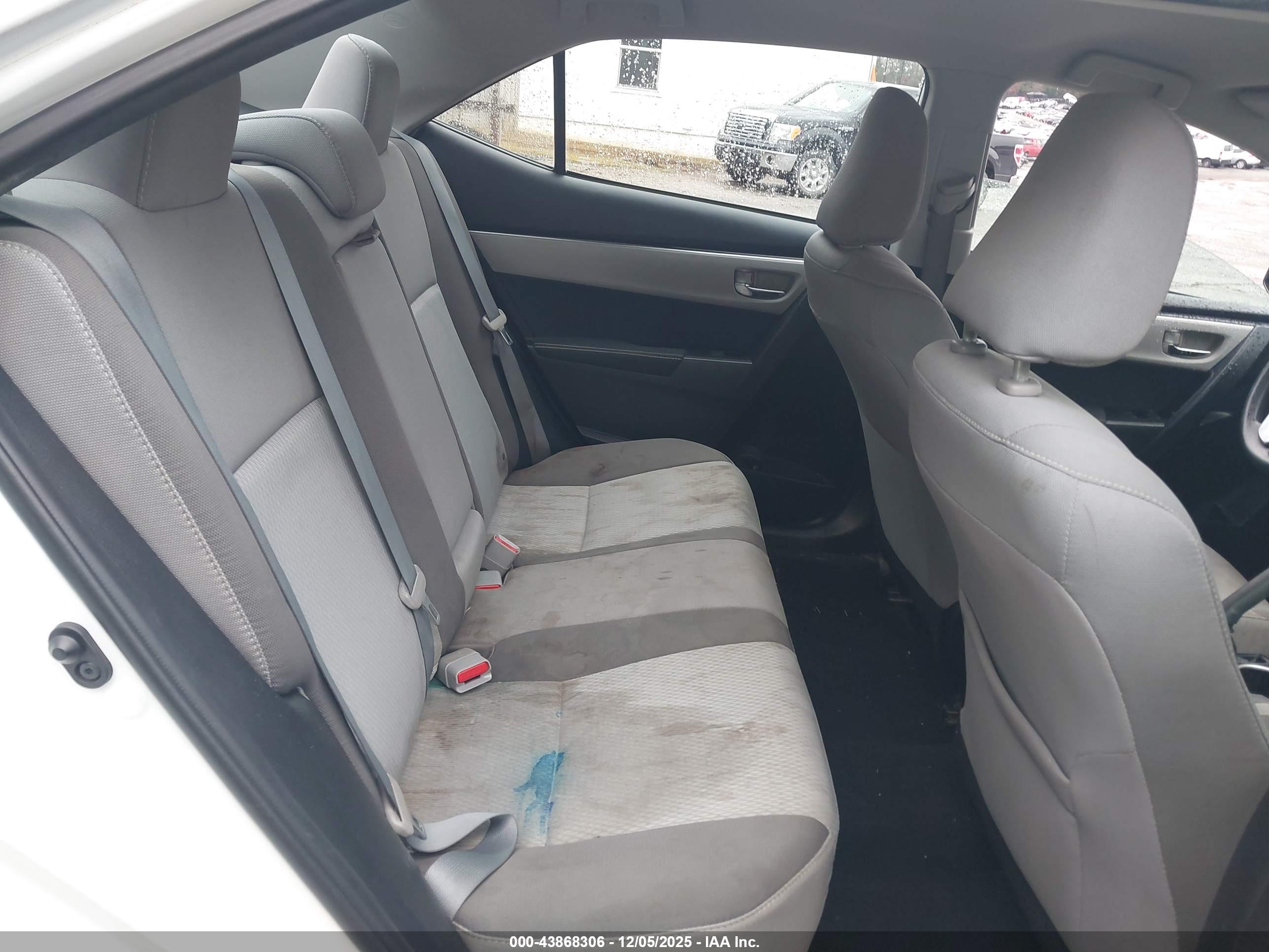 TOYOTA COROLLA image 8