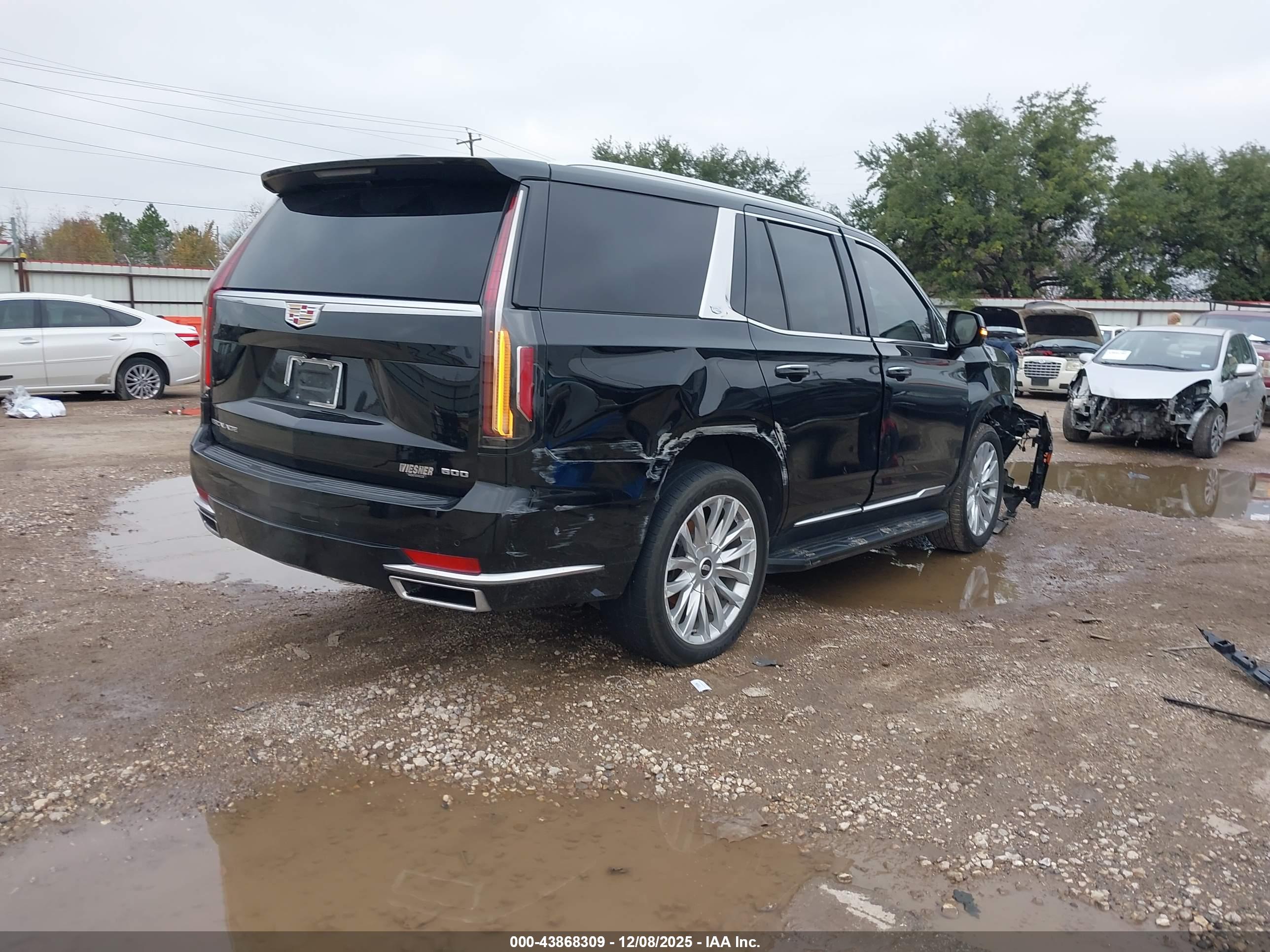 CADILLAC ESCALADE image 4