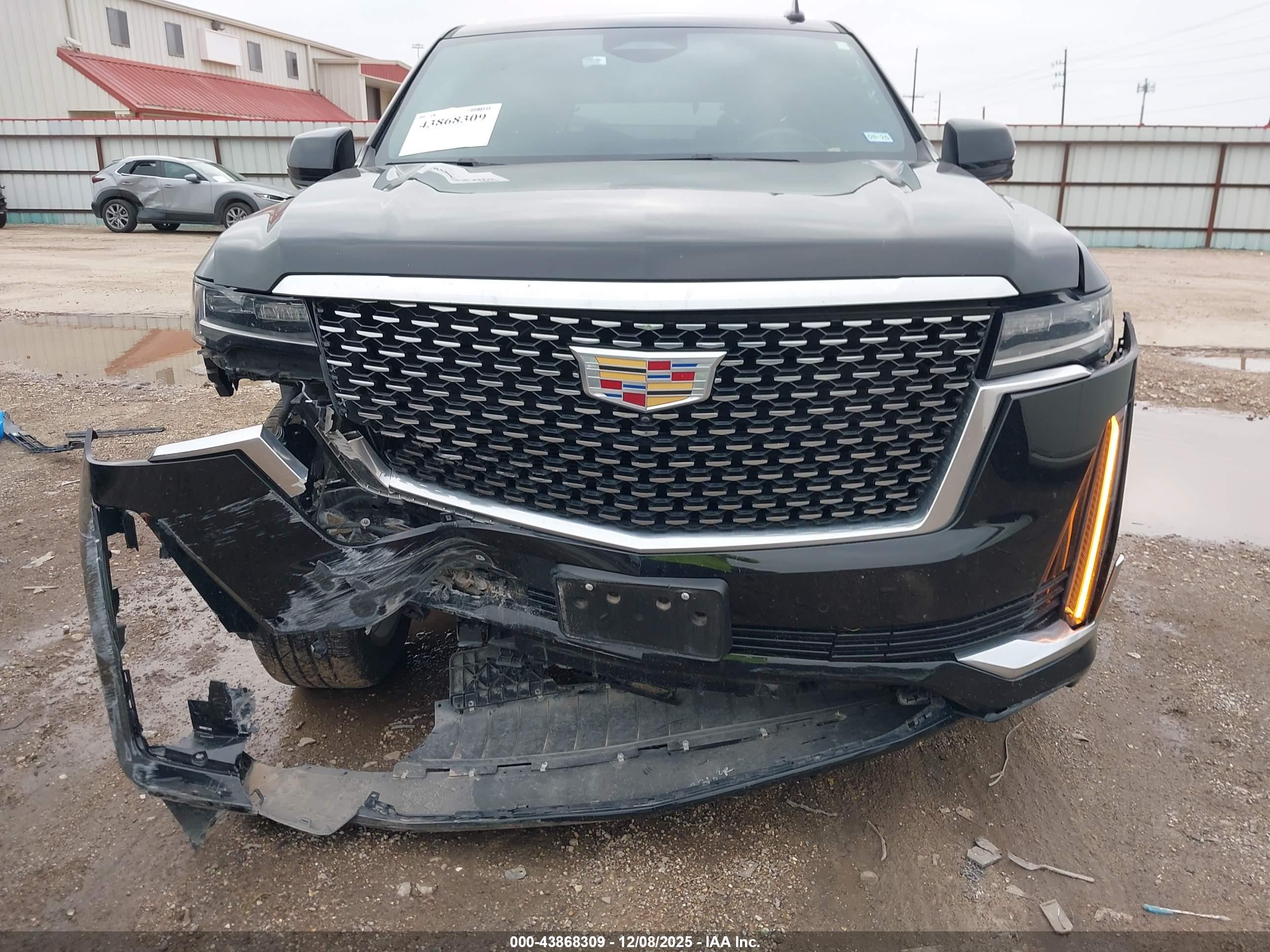 CADILLAC ESCALADE image 6