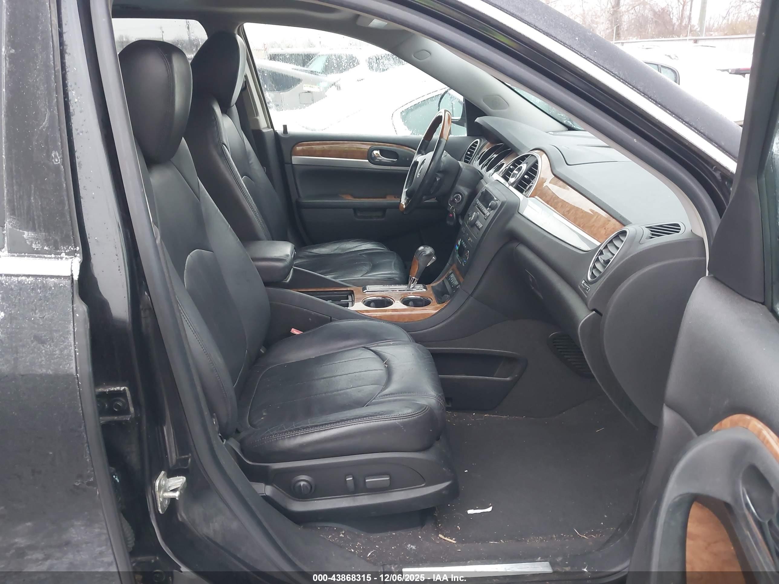 BUICK ENCLAVE image 5
