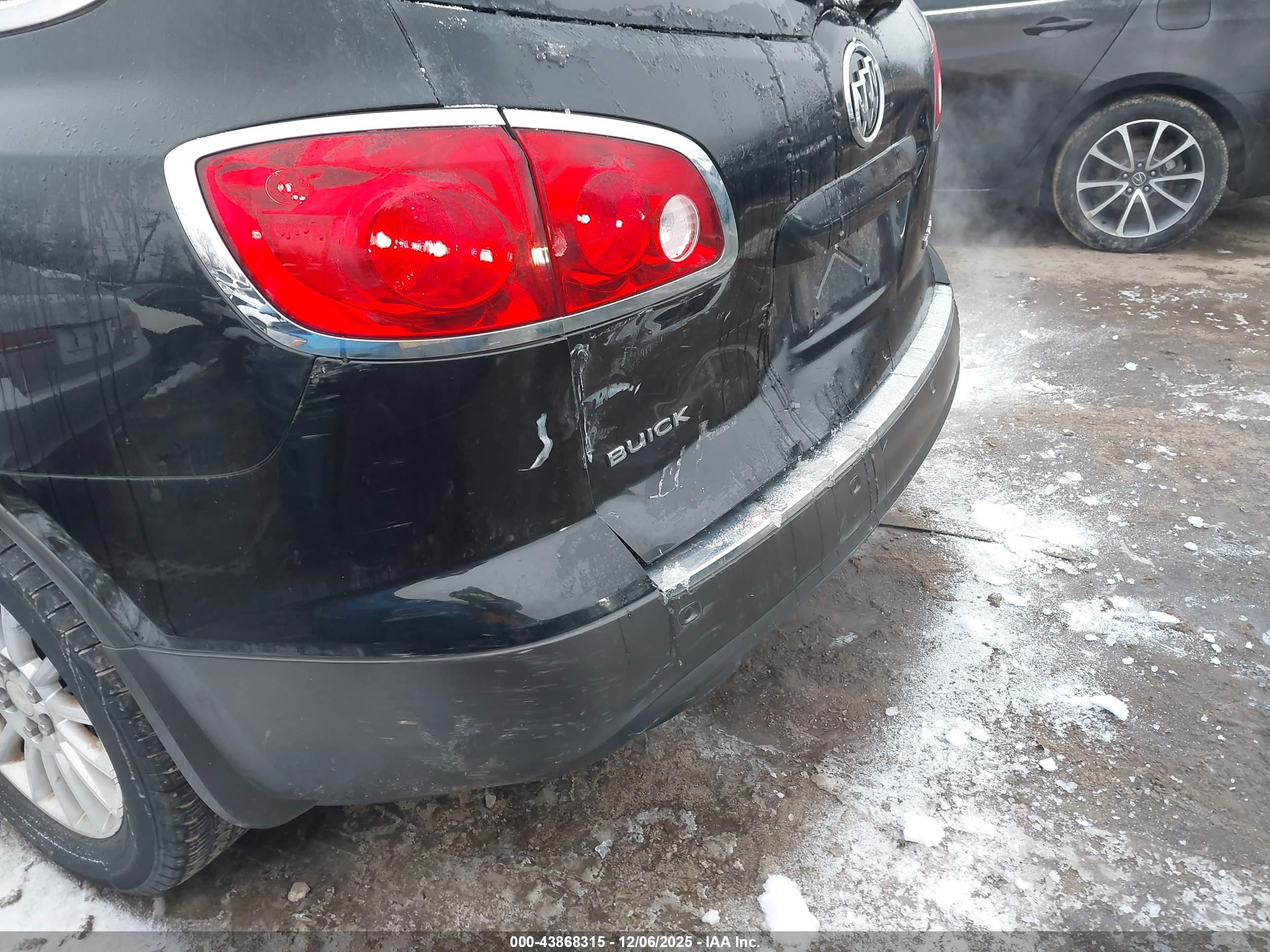 BUICK ENCLAVE image 6