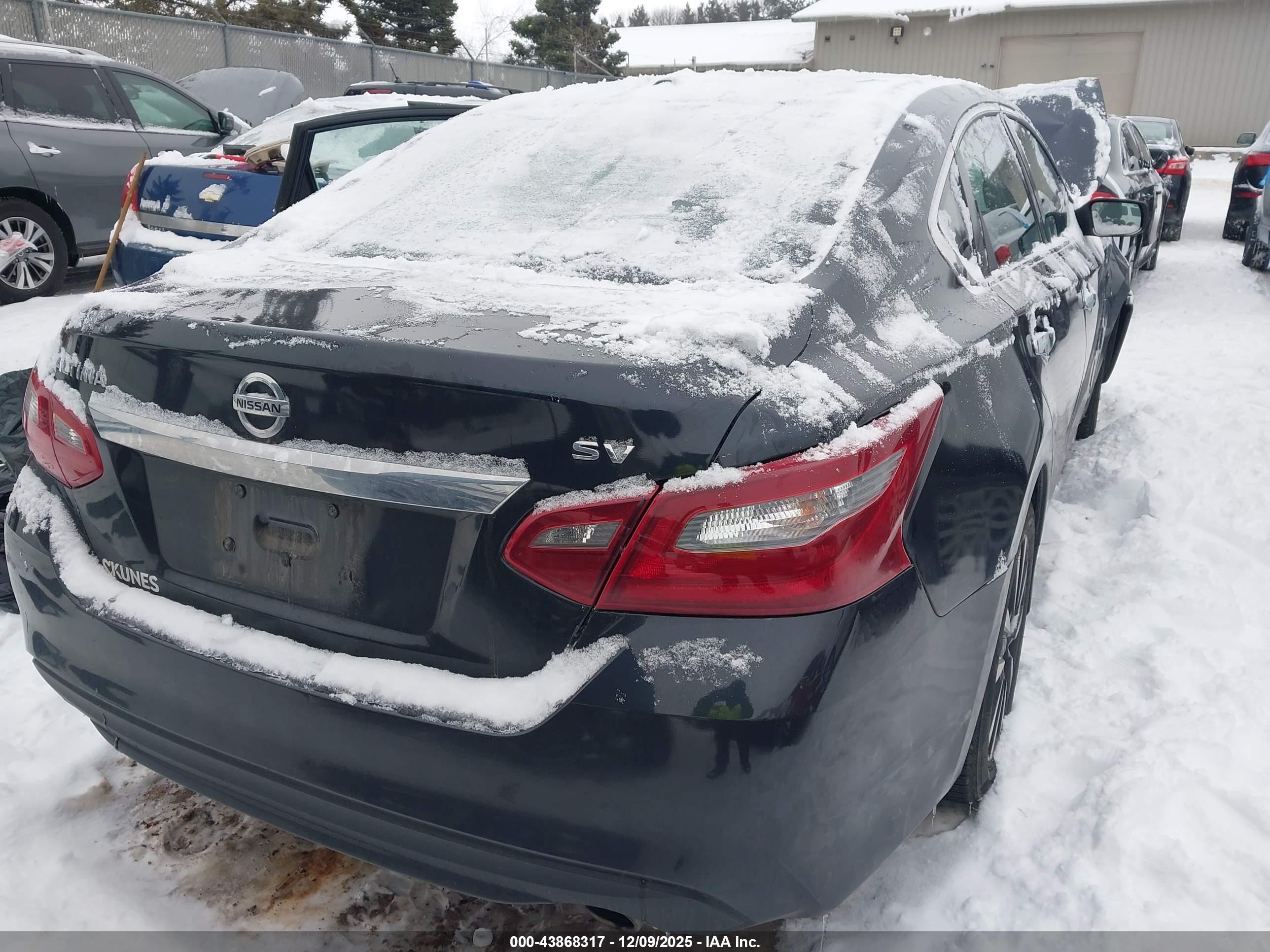 NISSAN ALTIMA image 4