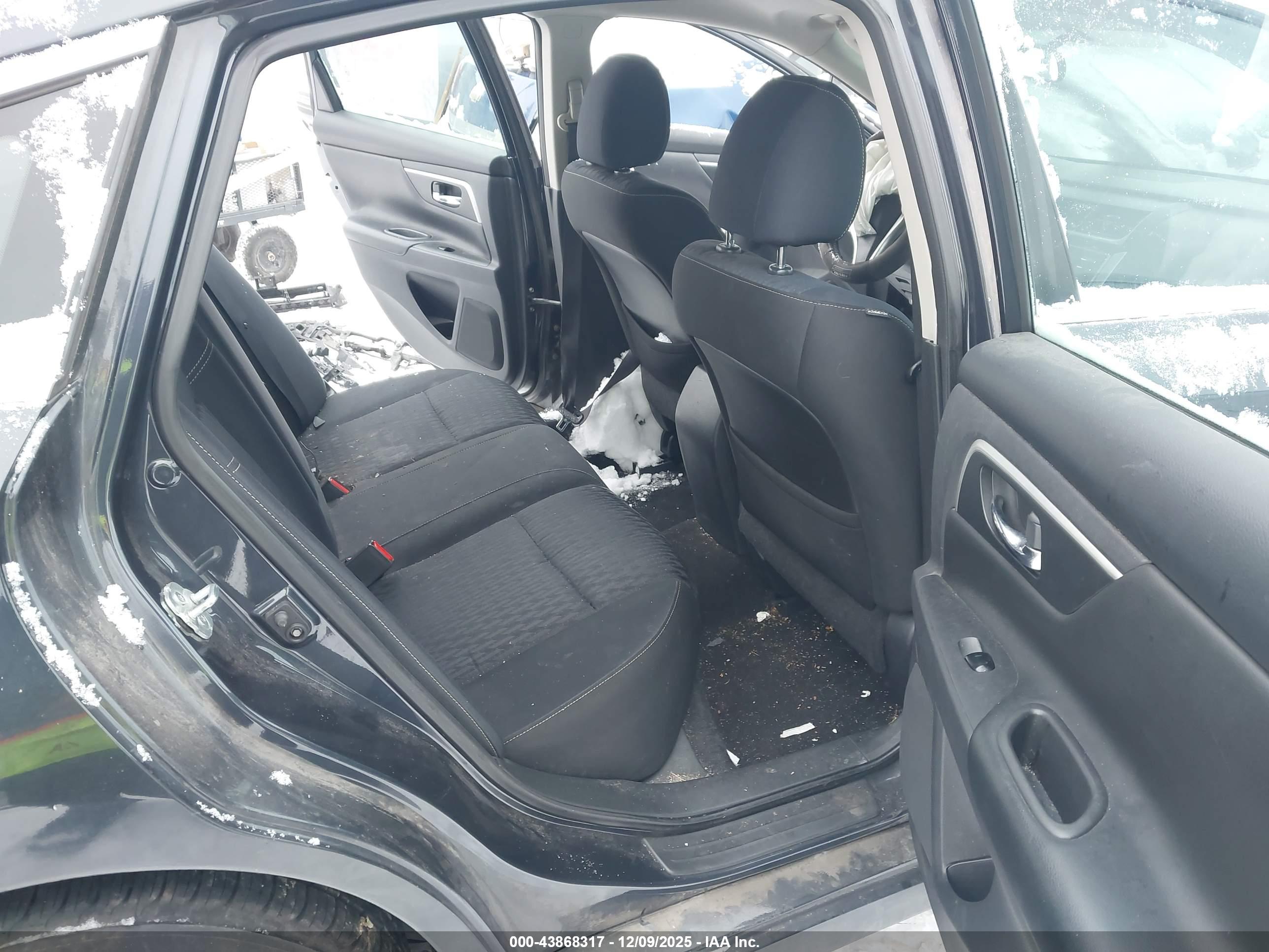 NISSAN ALTIMA image 8