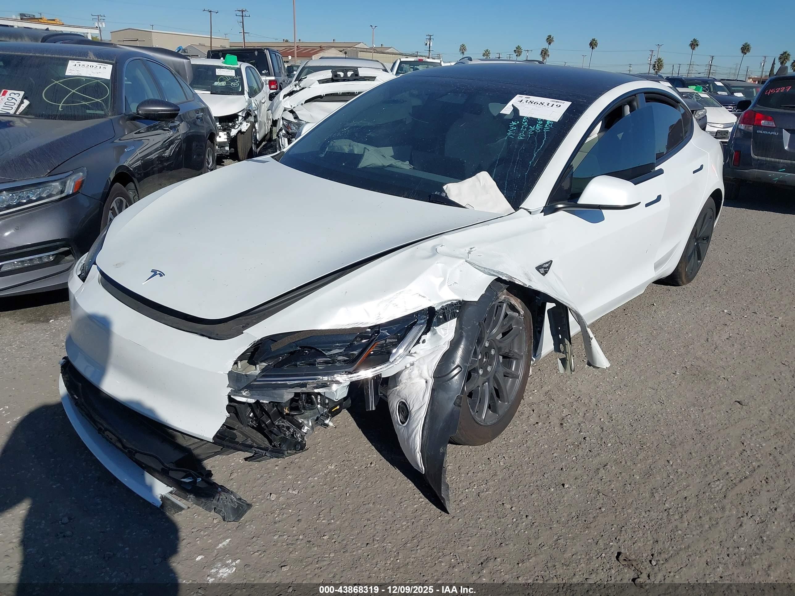 TESLA MODEL image 2