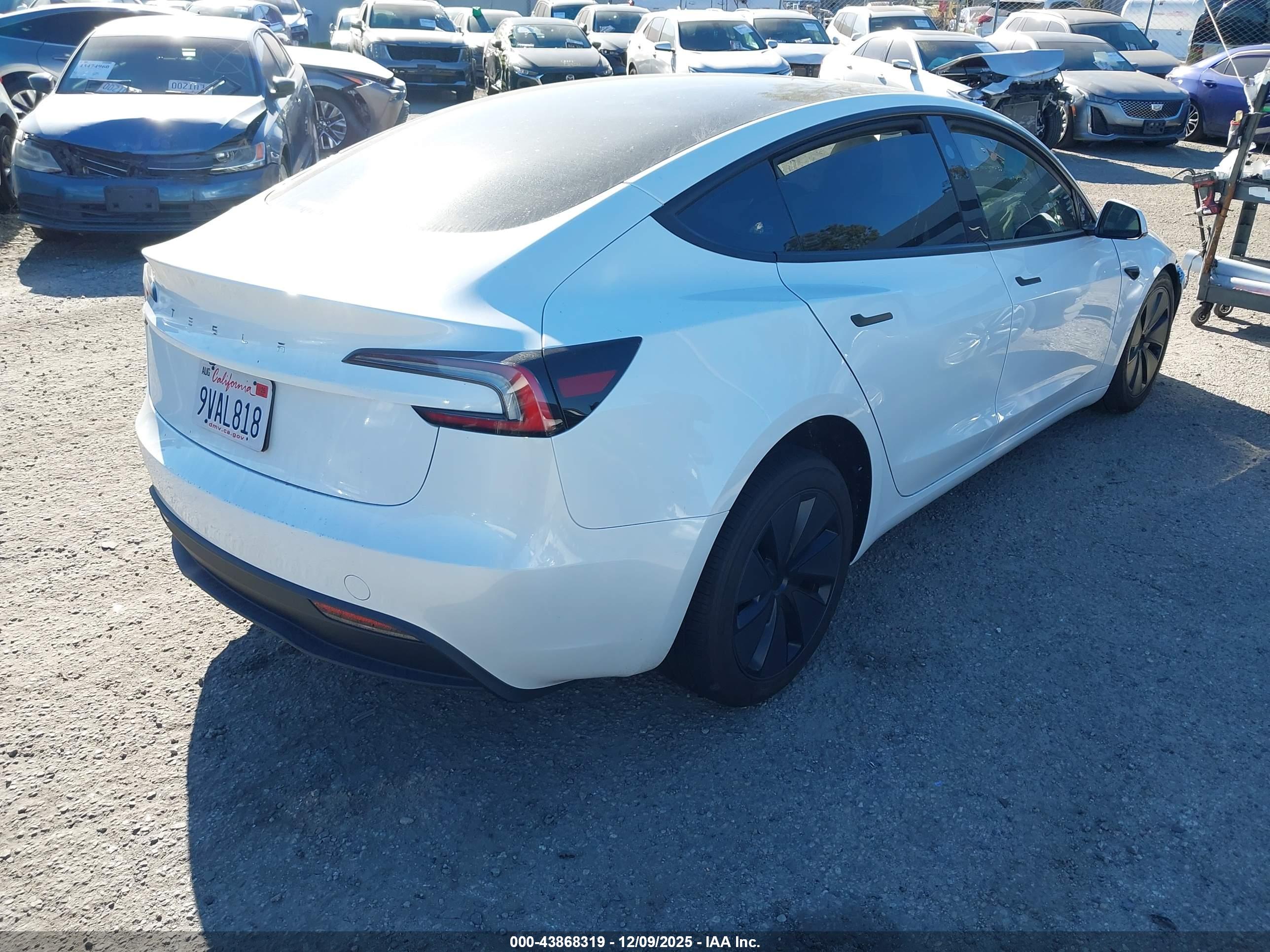 TESLA MODEL image 4