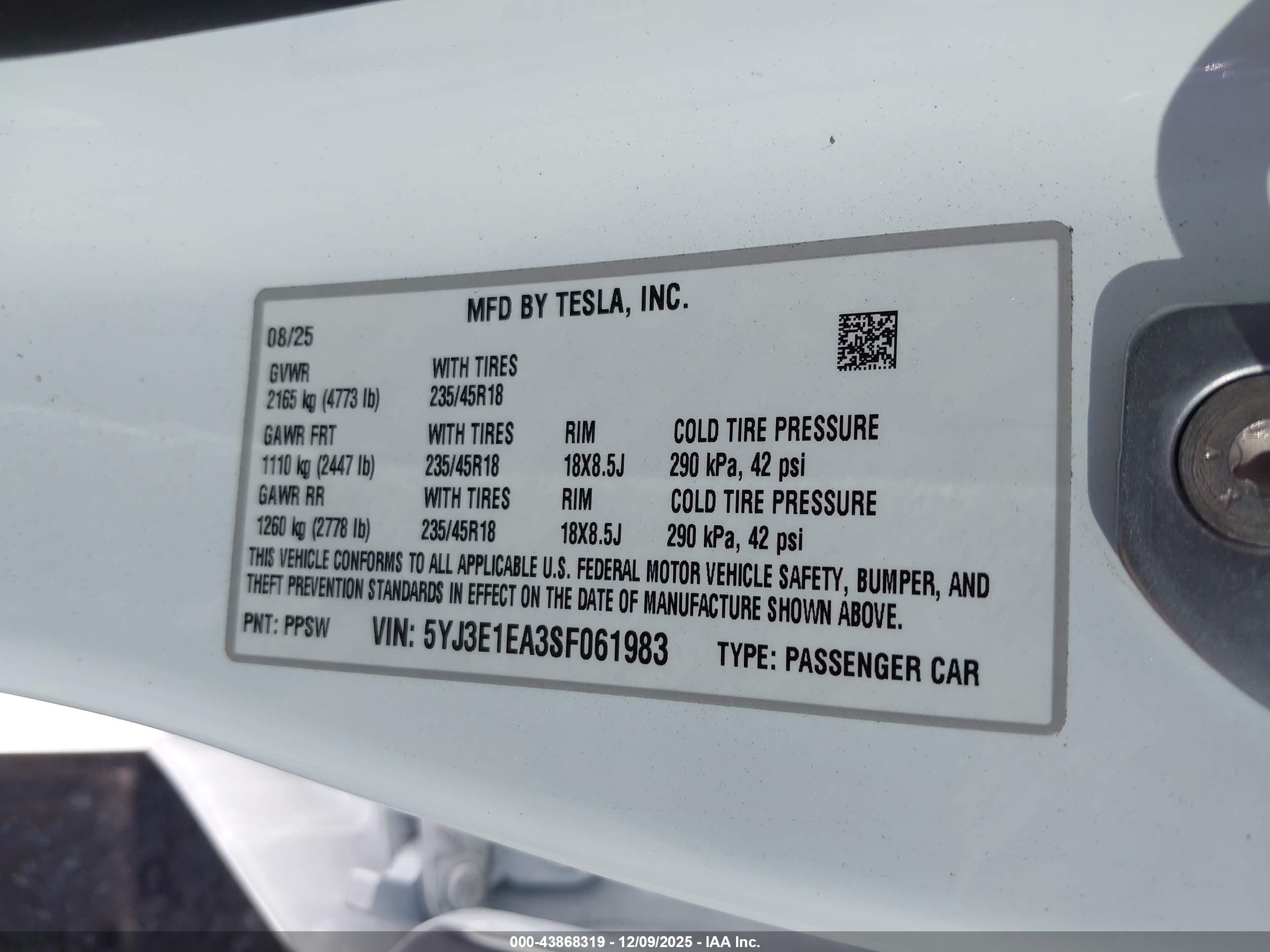 TESLA MODEL image 9