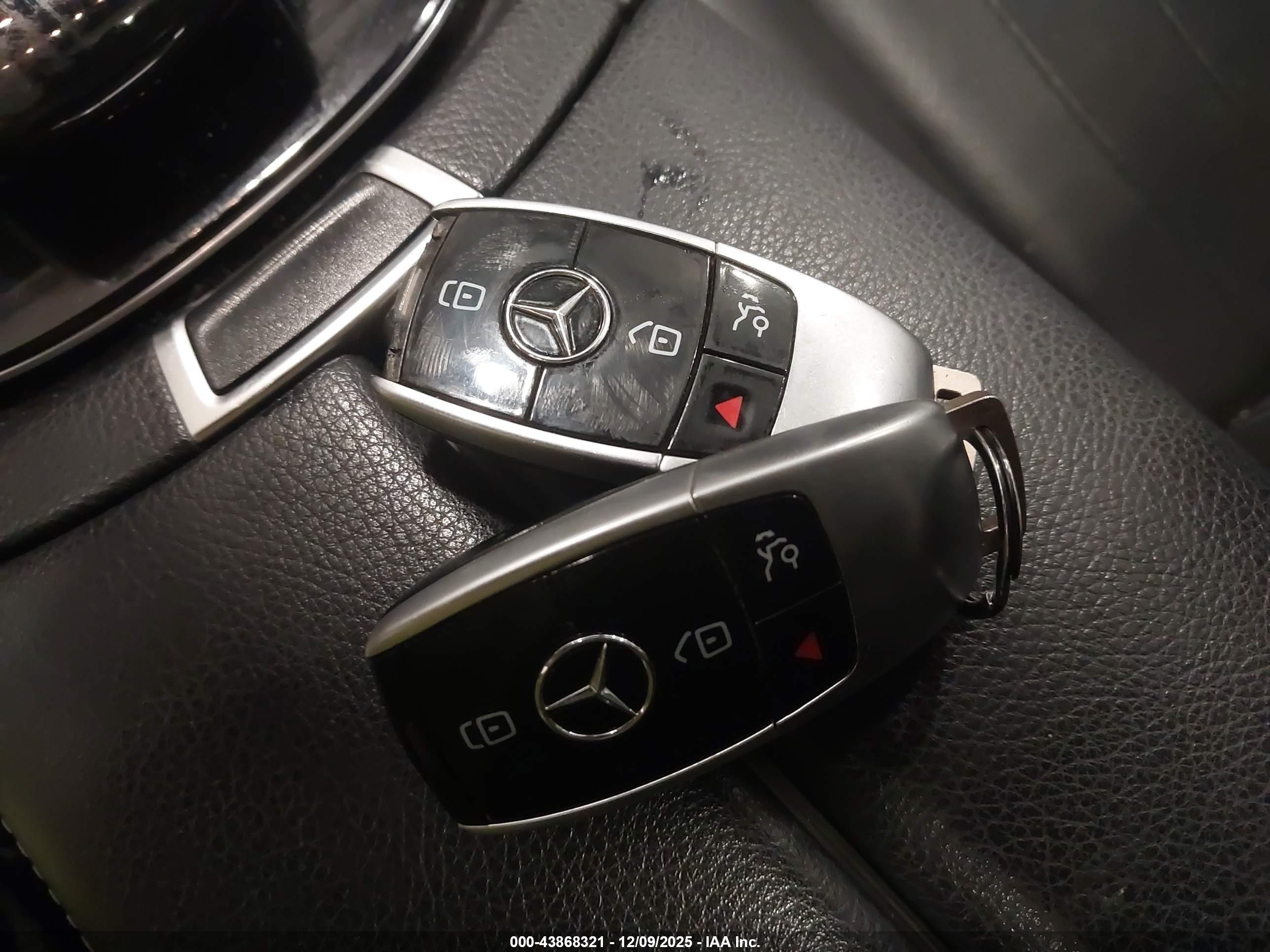 MERCEDES-BENZ E image 11