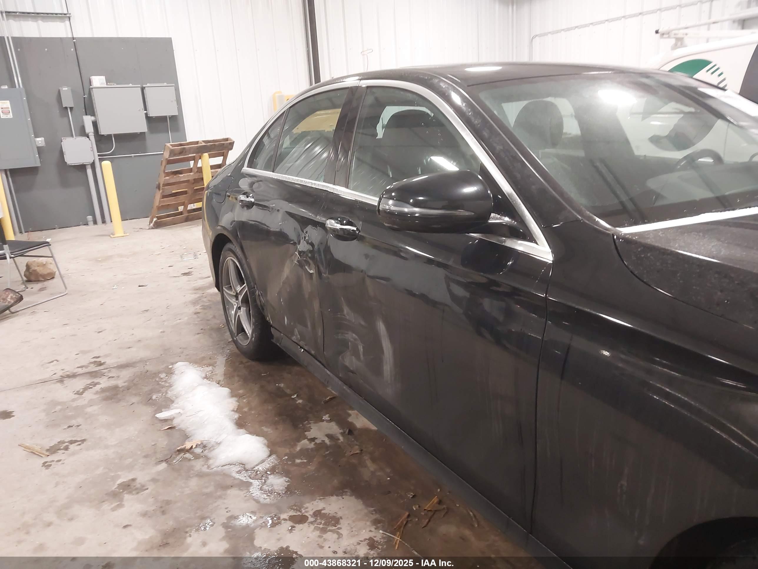 MERCEDES-BENZ E image 6