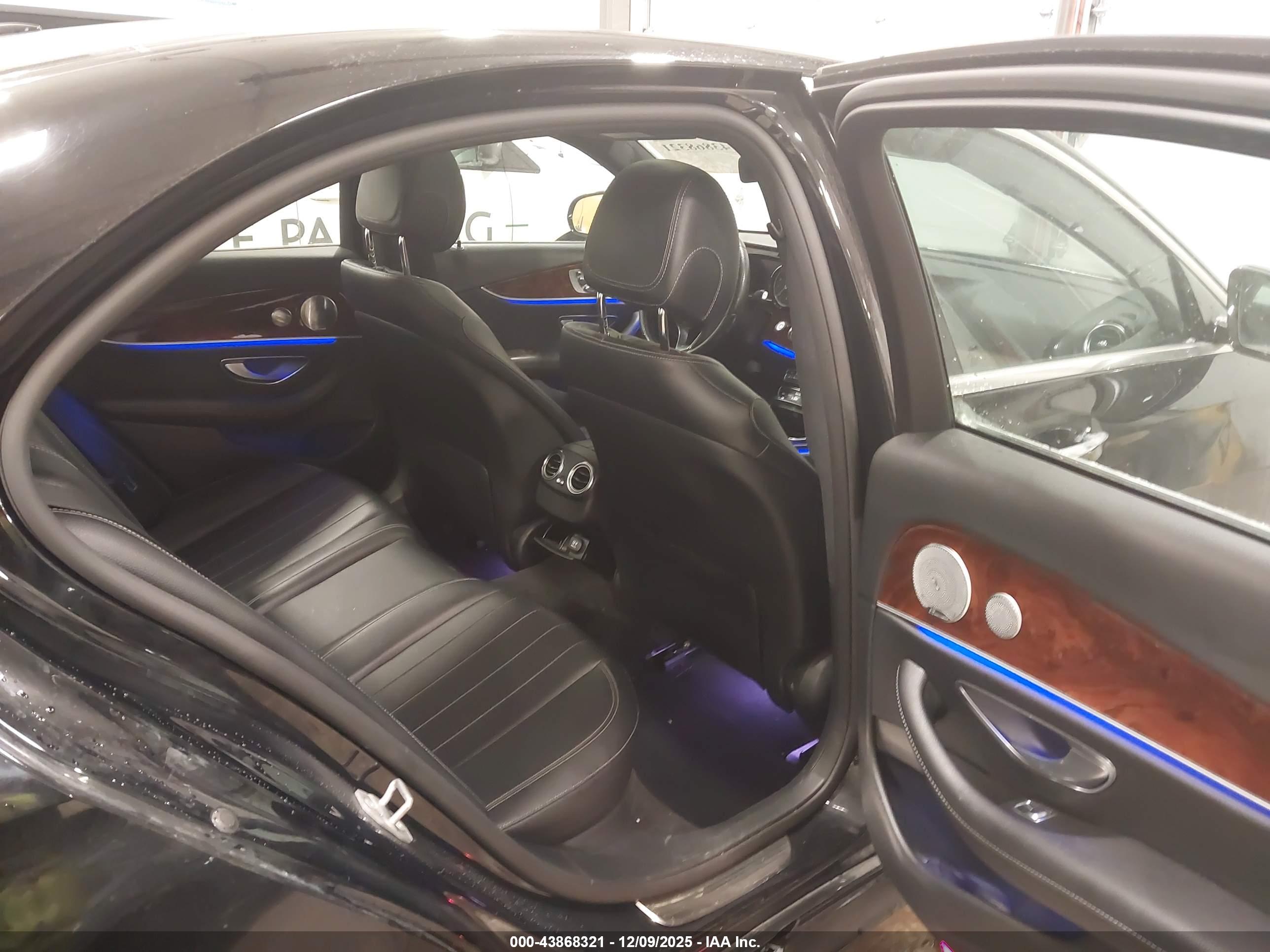 MERCEDES-BENZ E image 8