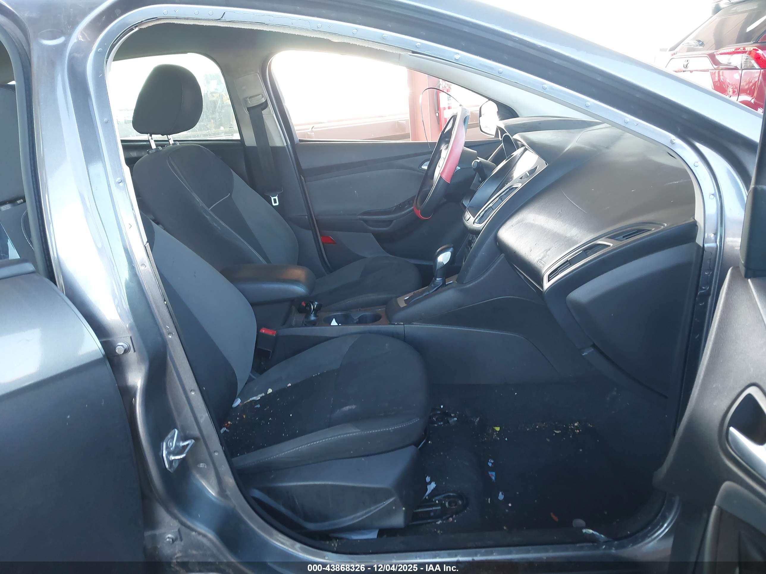 FORD FOCUS image 5