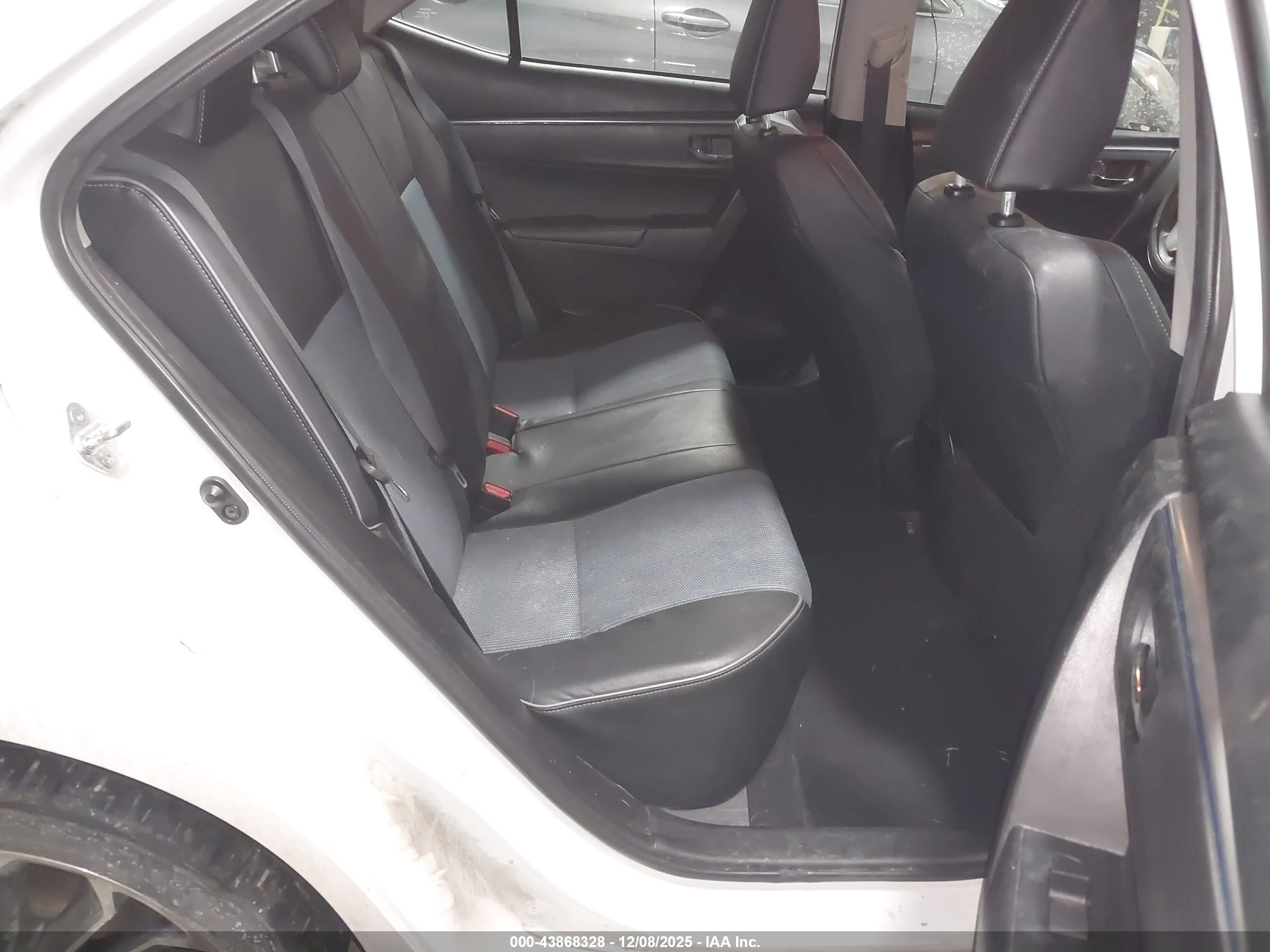 TOYOTA COROLLA image 8