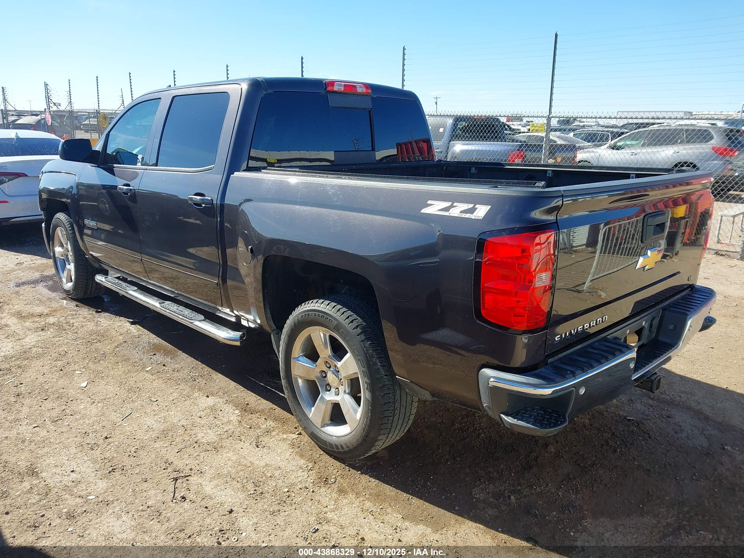 CHEVROLET SILVERADO image 3