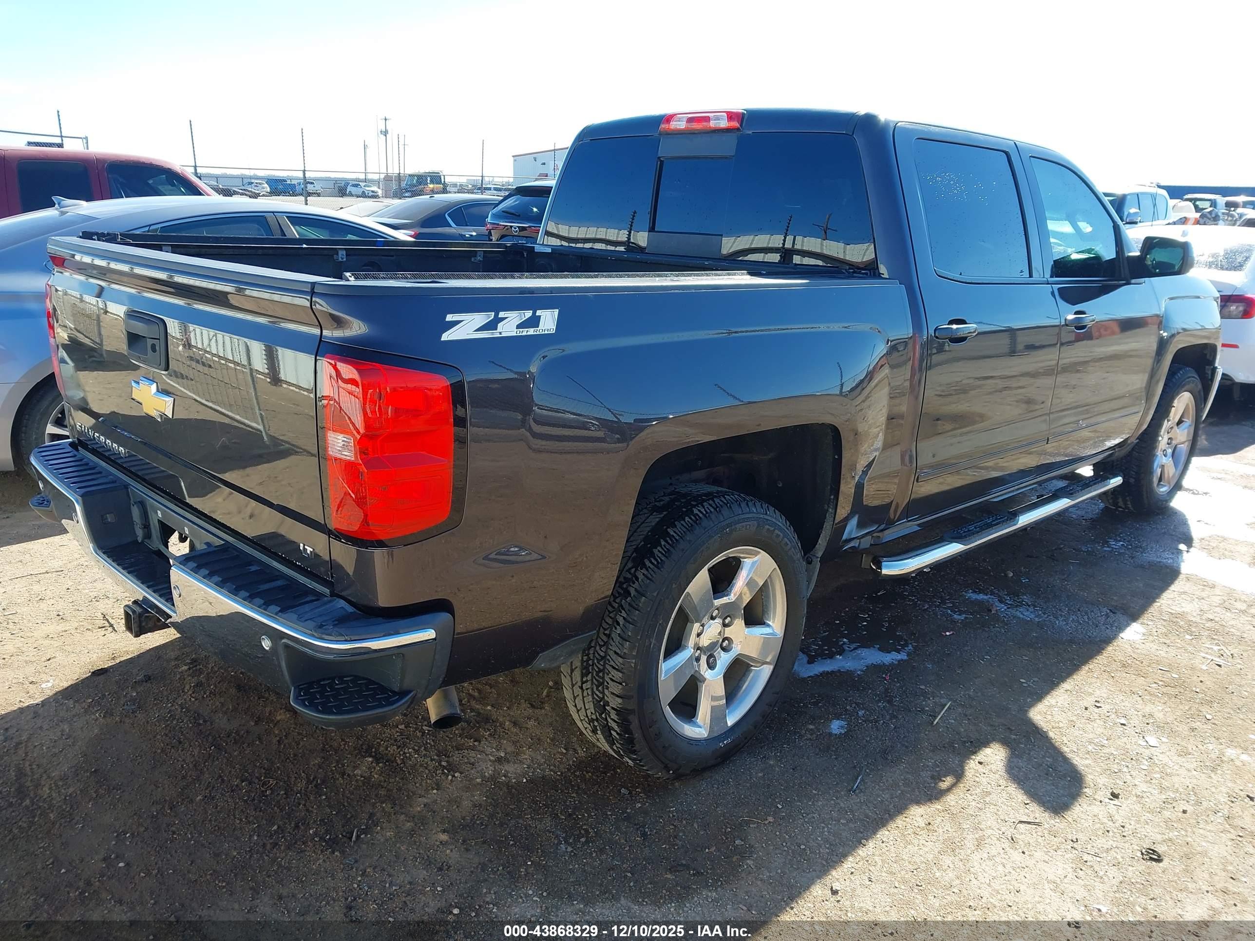 CHEVROLET SILVERADO image 4