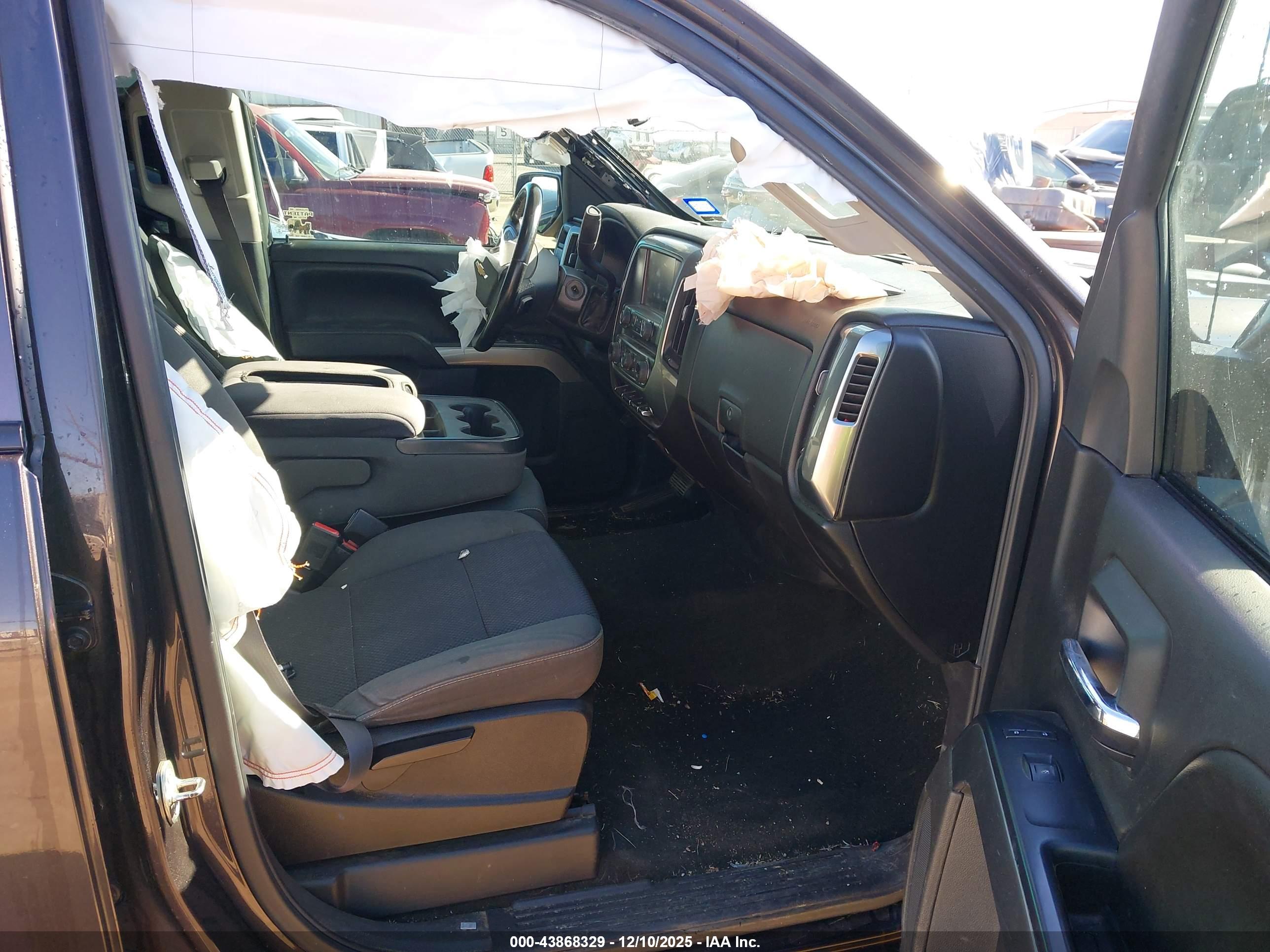CHEVROLET SILVERADO image 5