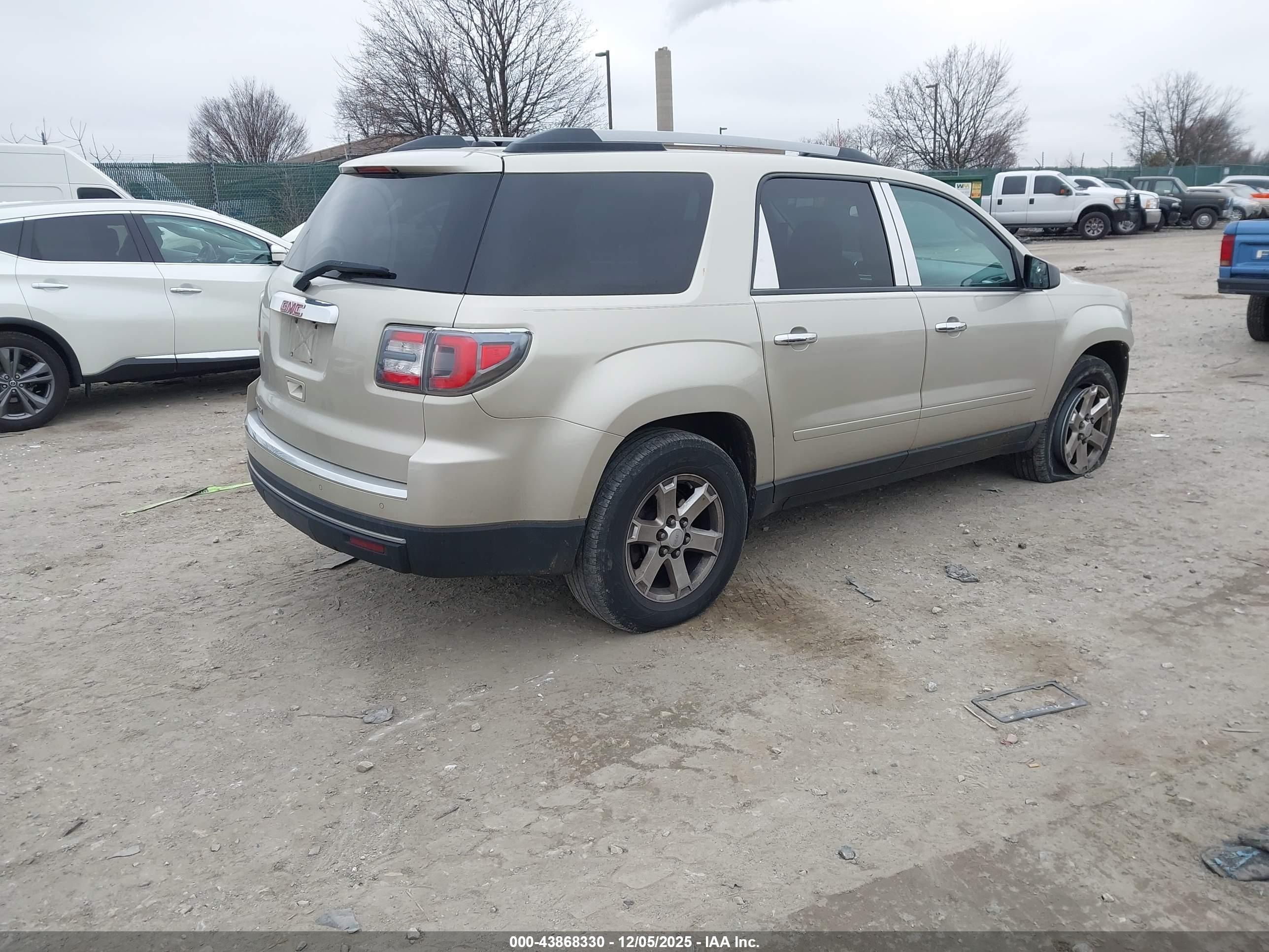 GMC ACADIA image 4