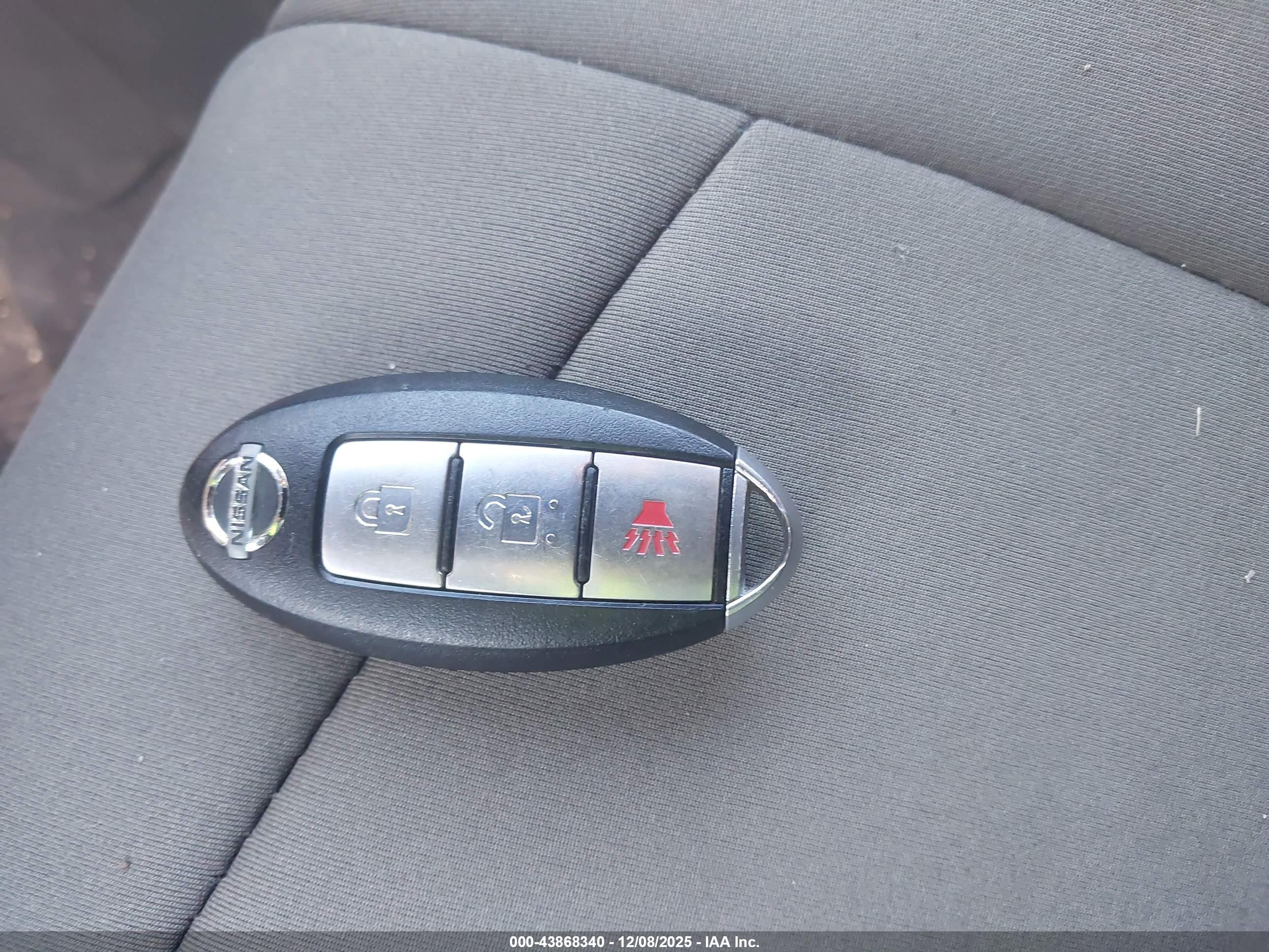 NISSAN ROGUE image 11