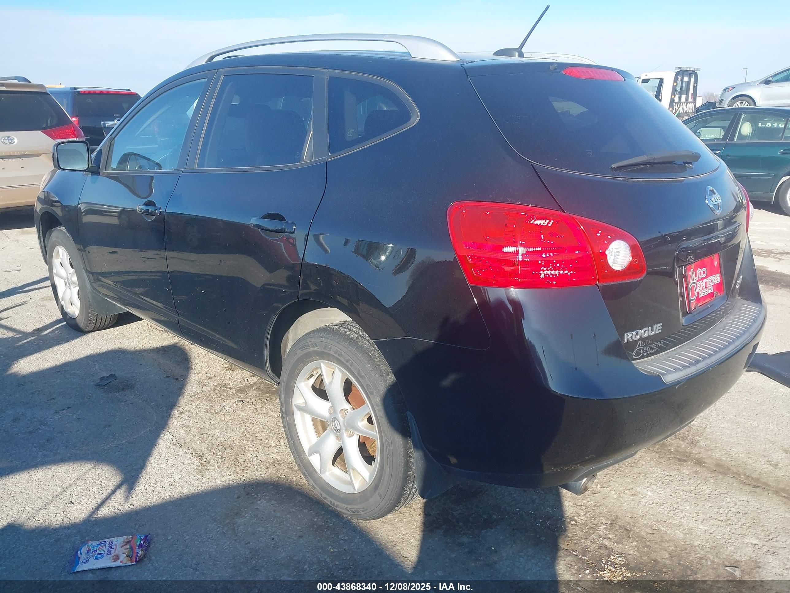 NISSAN ROGUE image 3