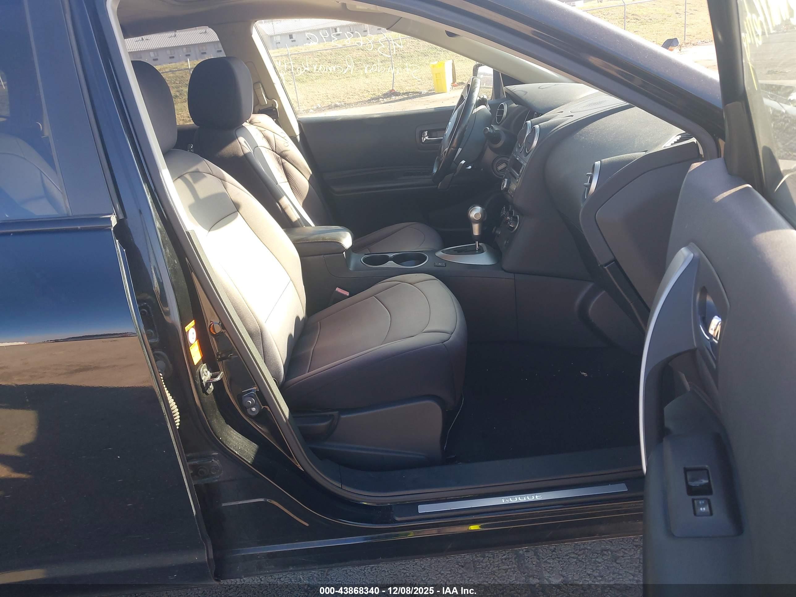 NISSAN ROGUE image 5