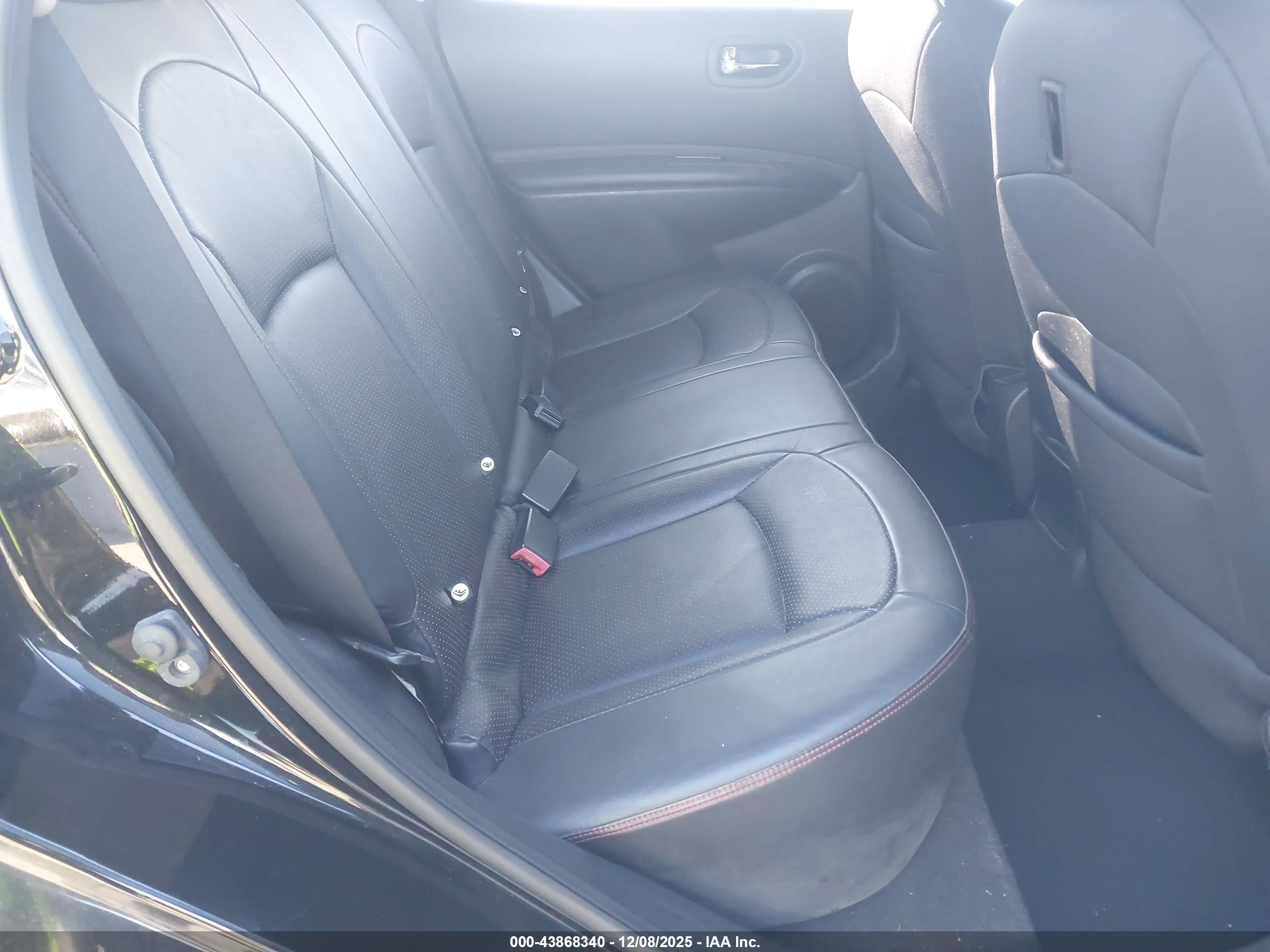 NISSAN ROGUE image 8