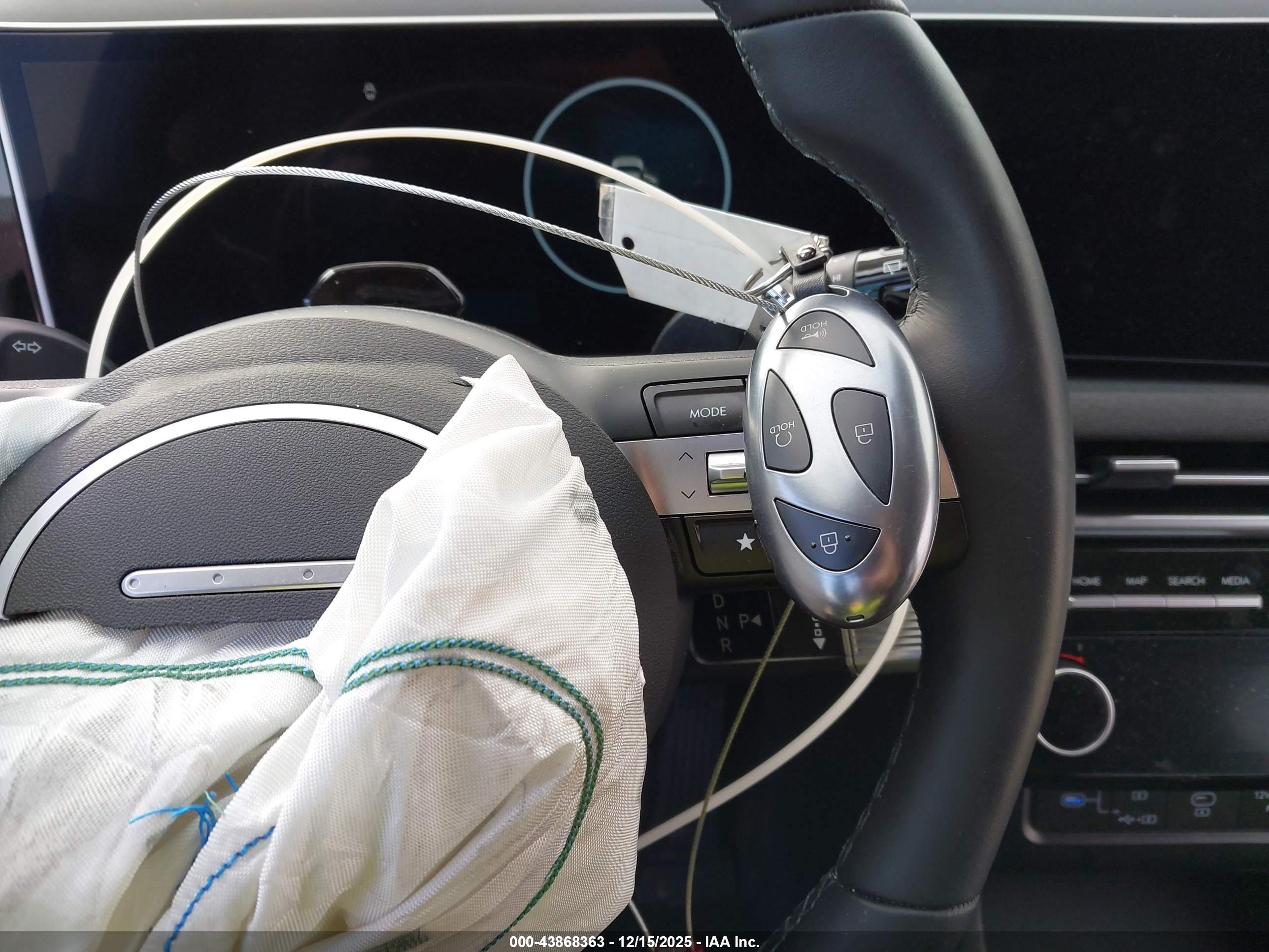 HYUNDAI TUCSON image 11