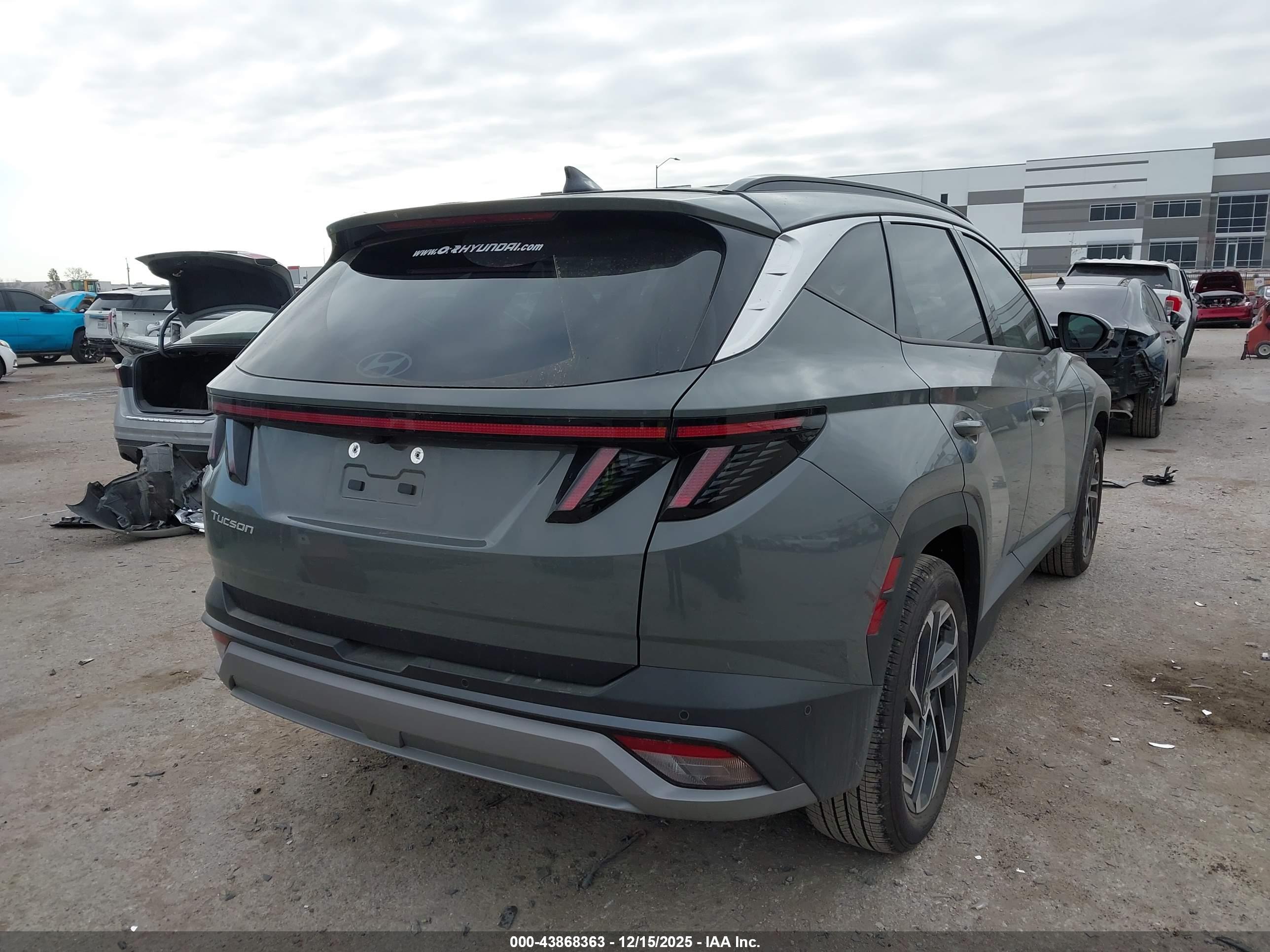 HYUNDAI TUCSON image 4