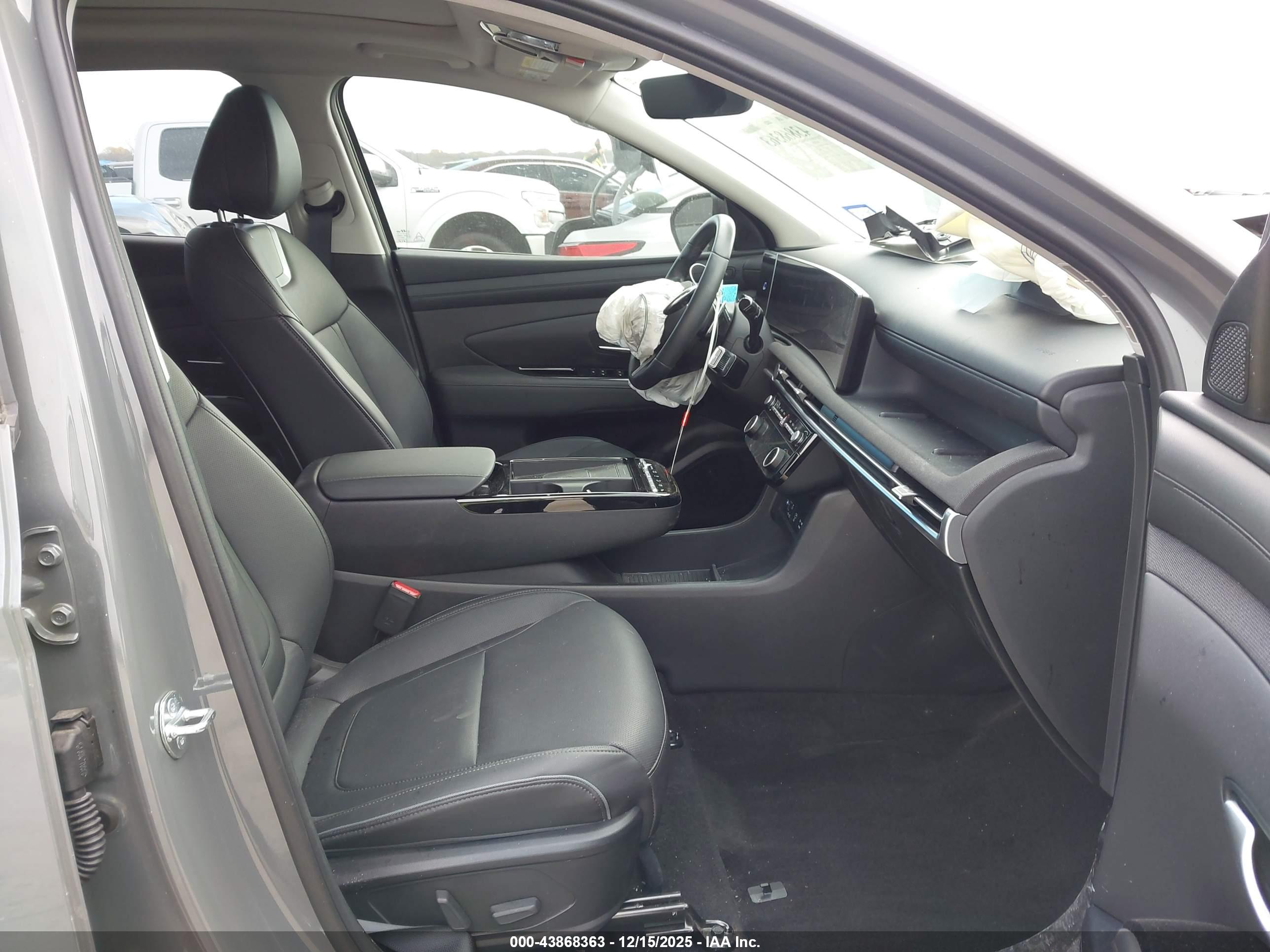 HYUNDAI TUCSON image 5