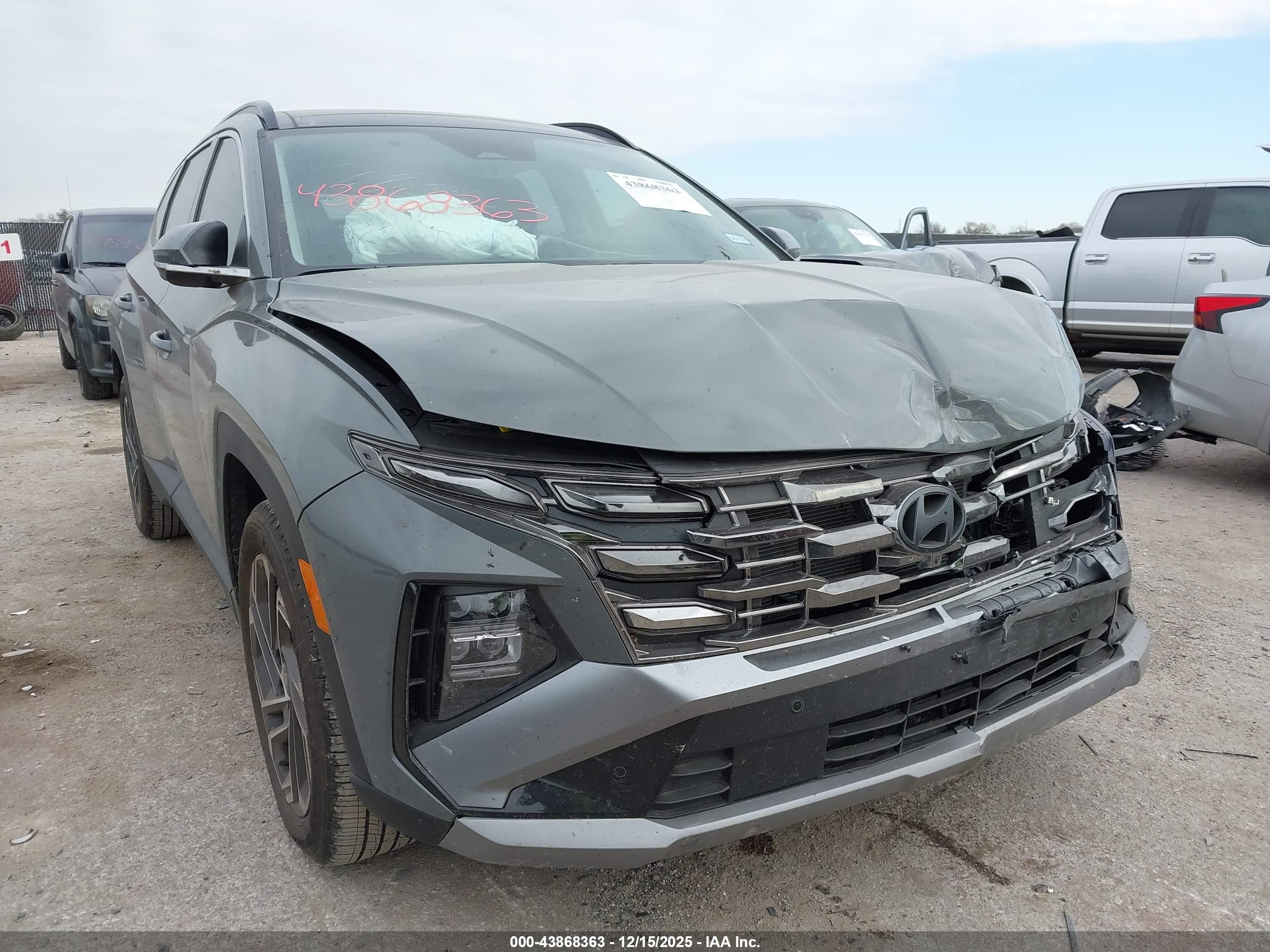 HYUNDAI TUCSON image 6