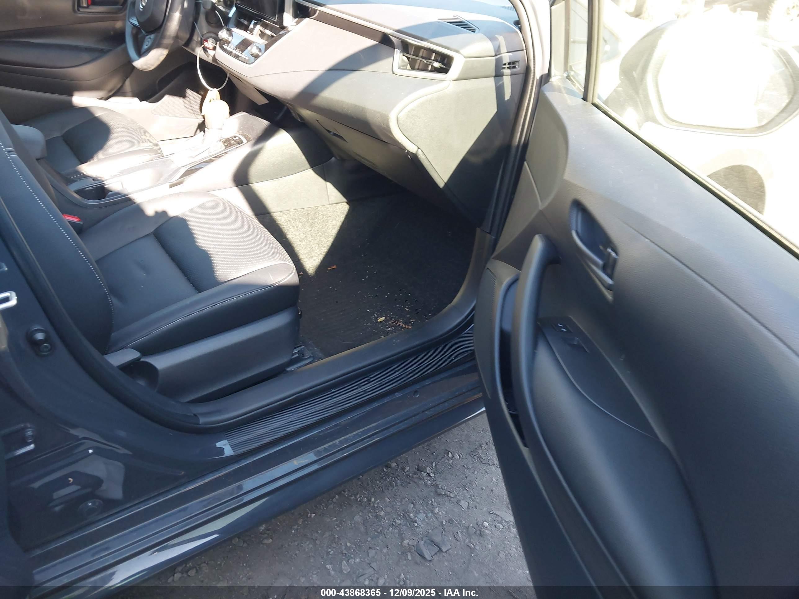 TOYOTA COROLLA image 5