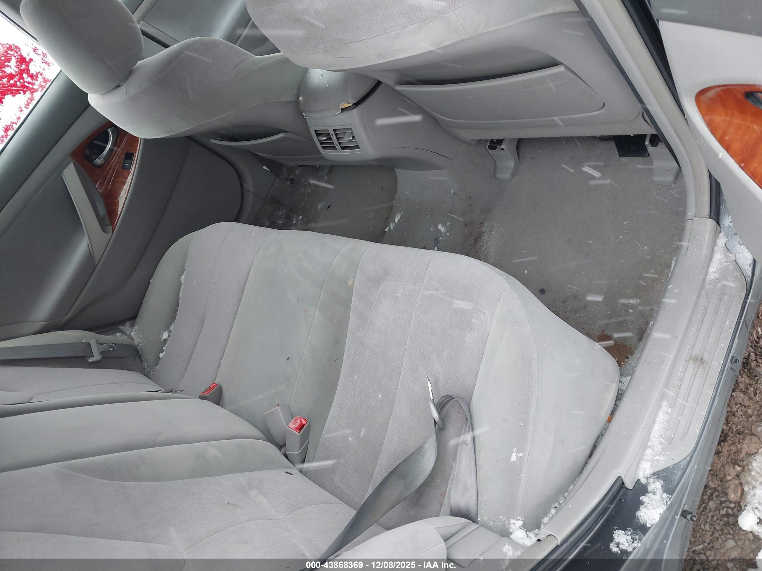 TOYOTA CAMRY image 8