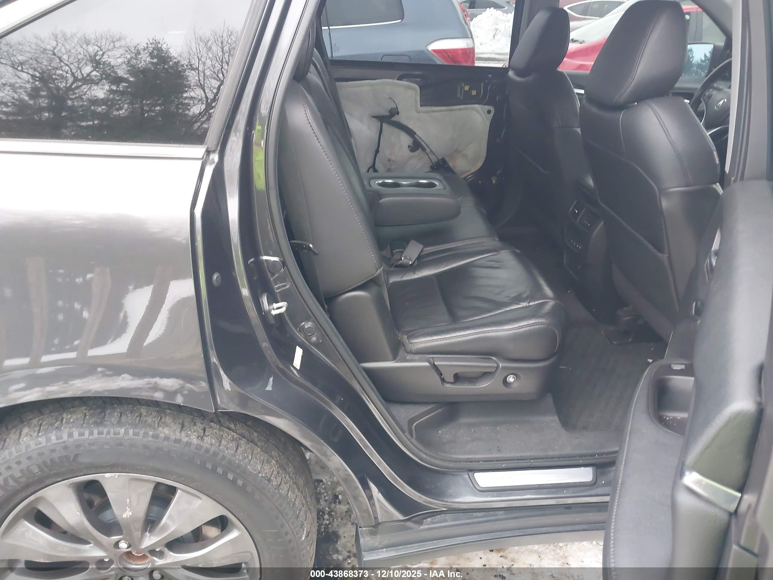 ACURA MDX image 8