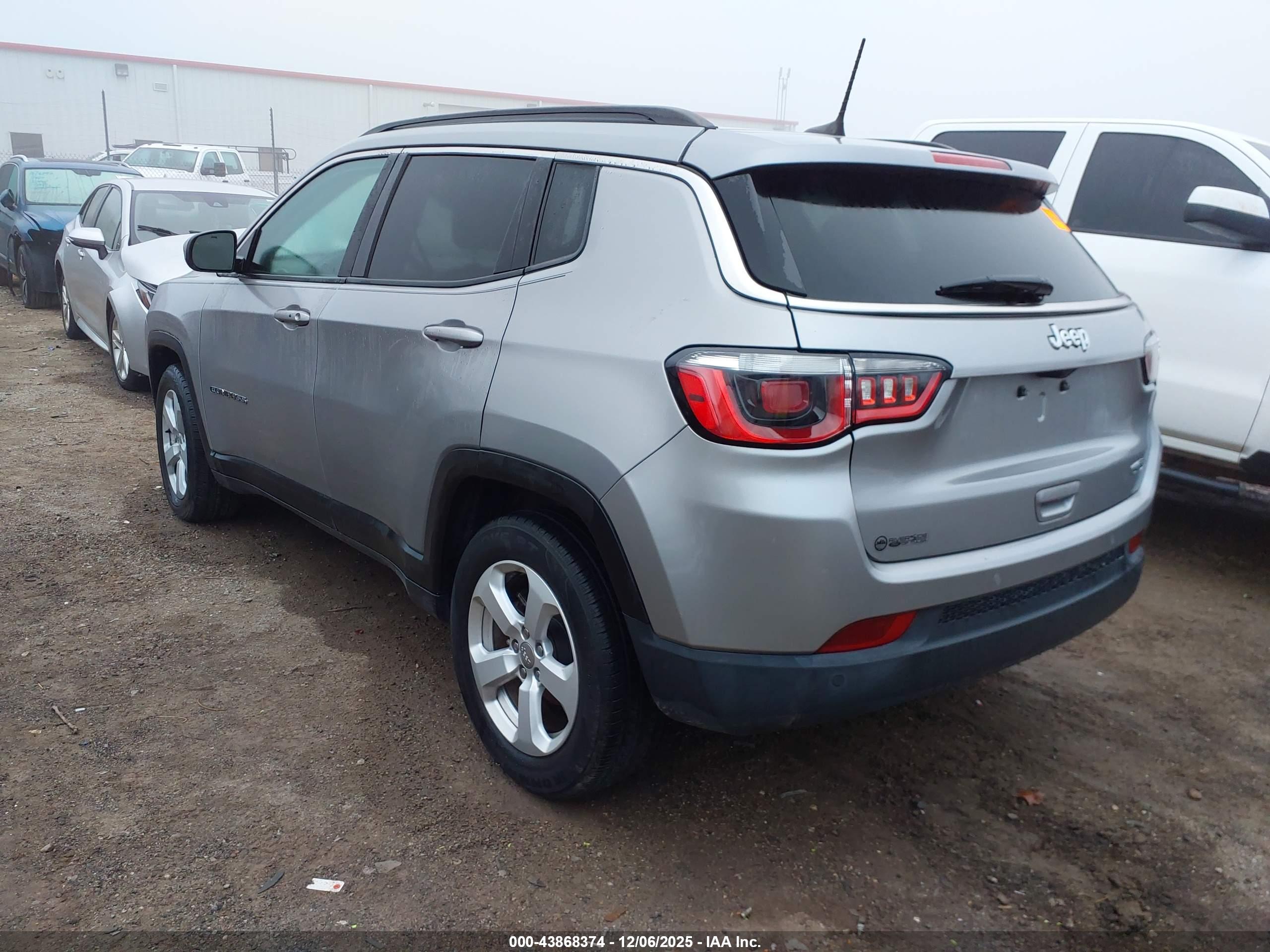 JEEP COMPASS image 3