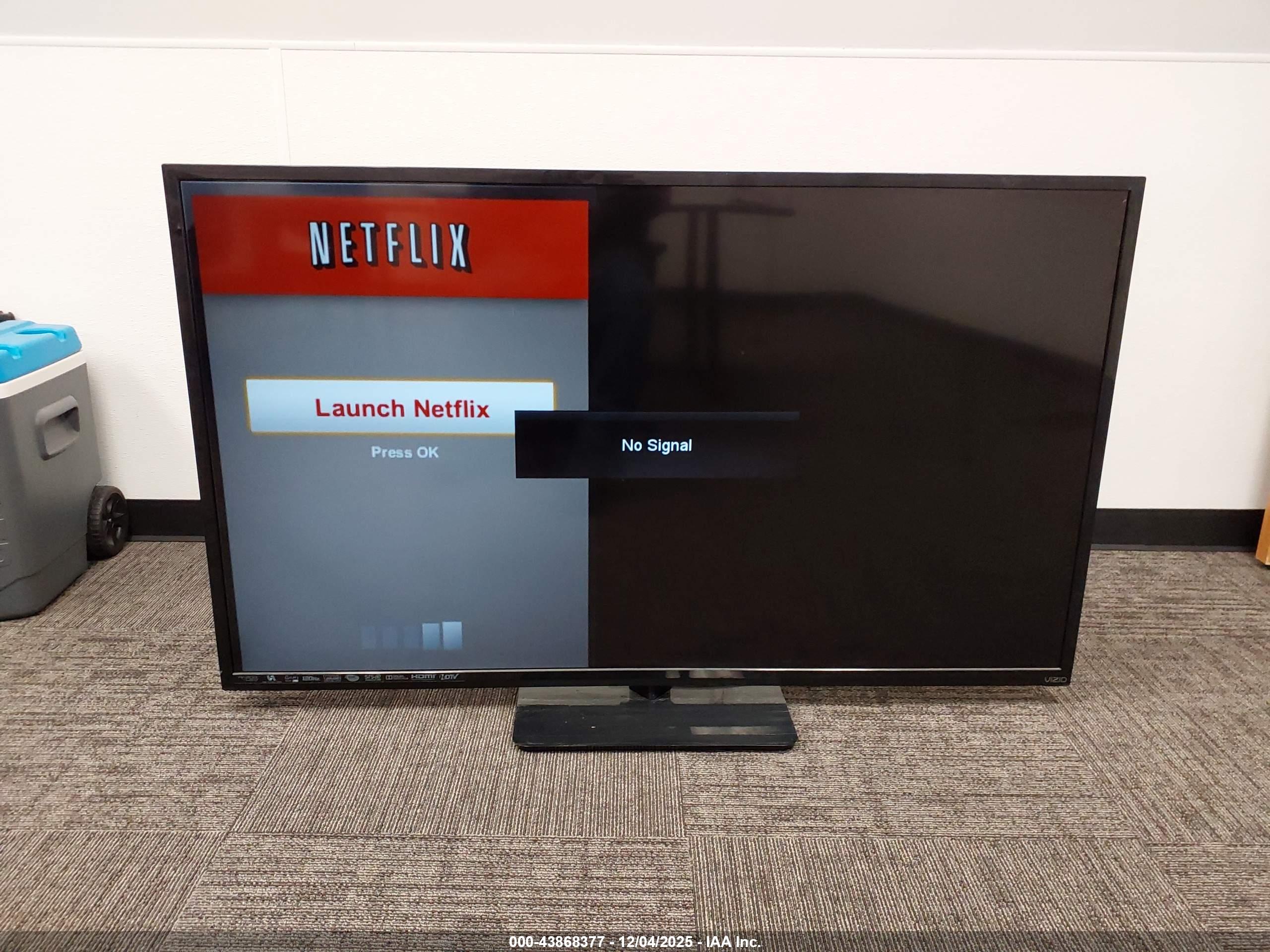 VIZIO 60 image 3