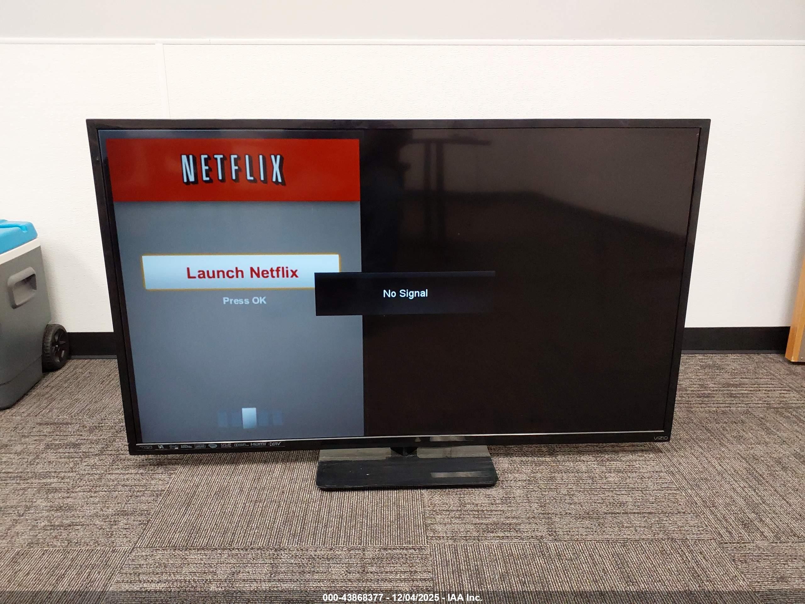 VIZIO 60 image 4
