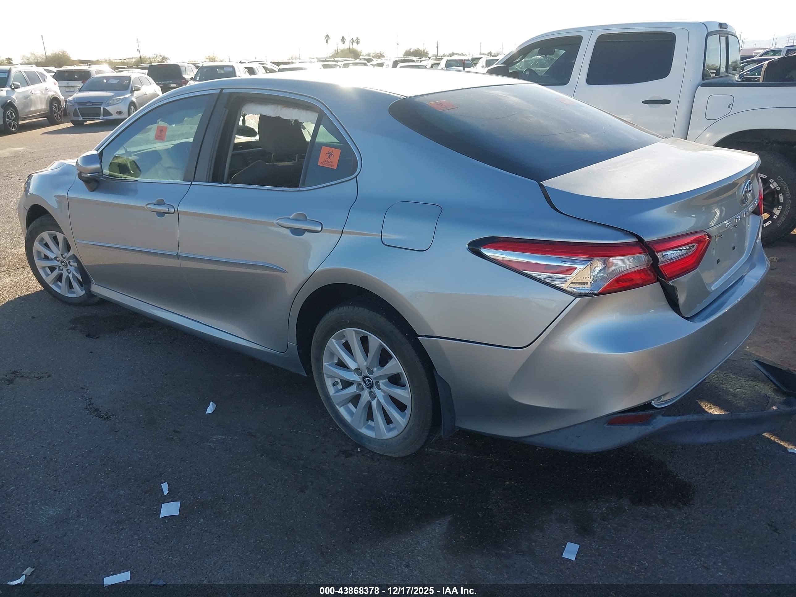 TOYOTA CAMRY image 3