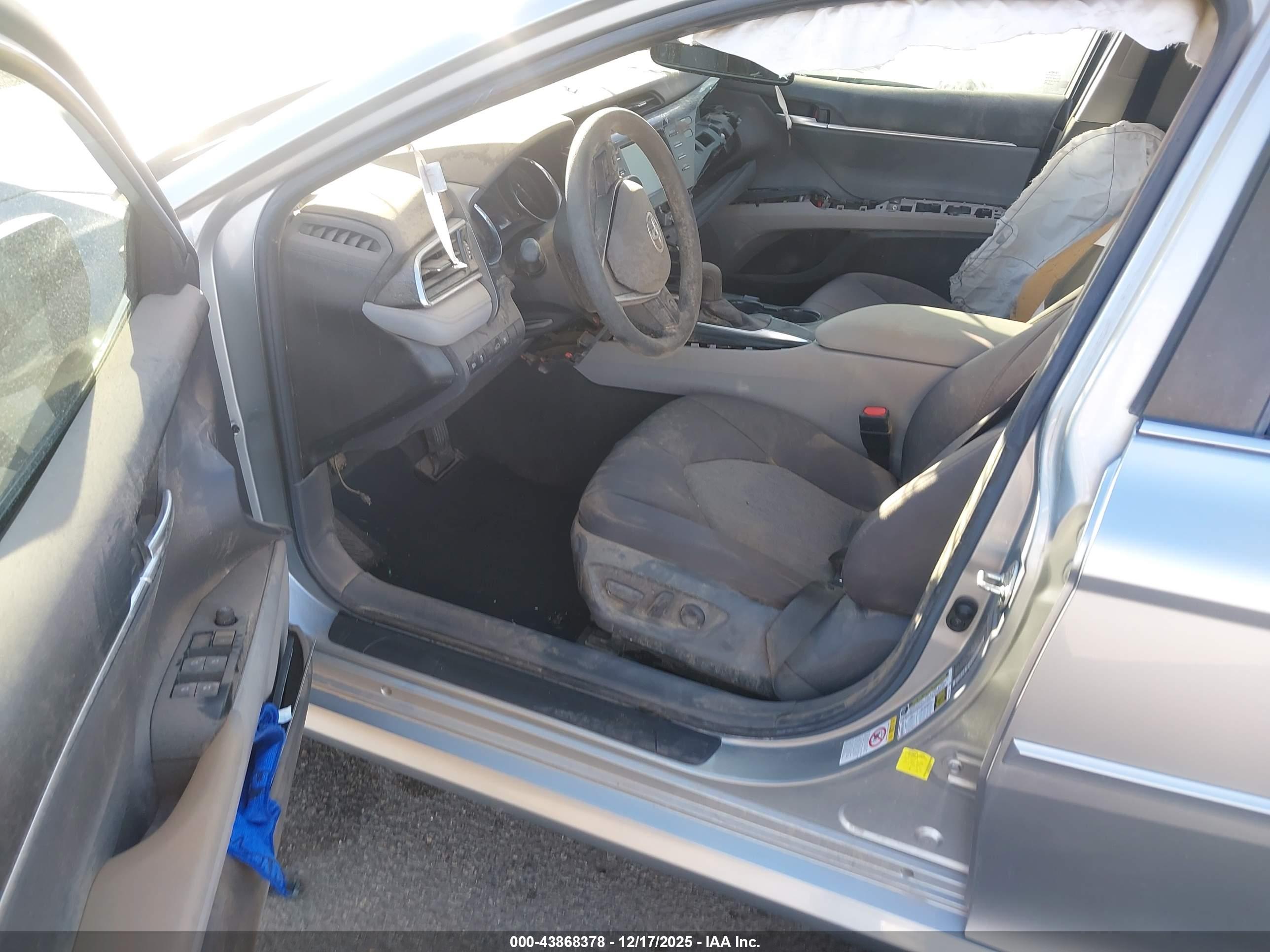 TOYOTA CAMRY image 5