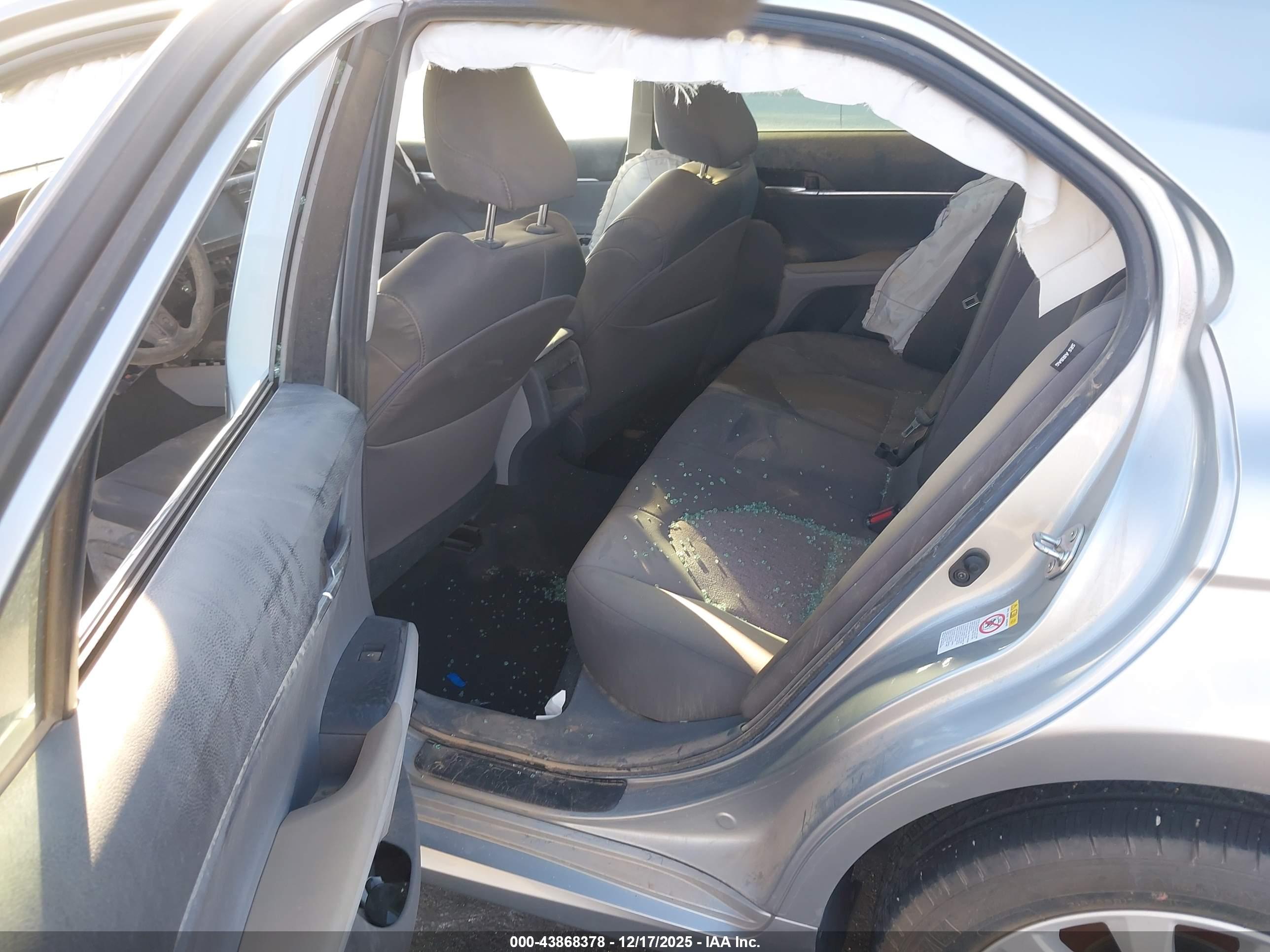 TOYOTA CAMRY image 8