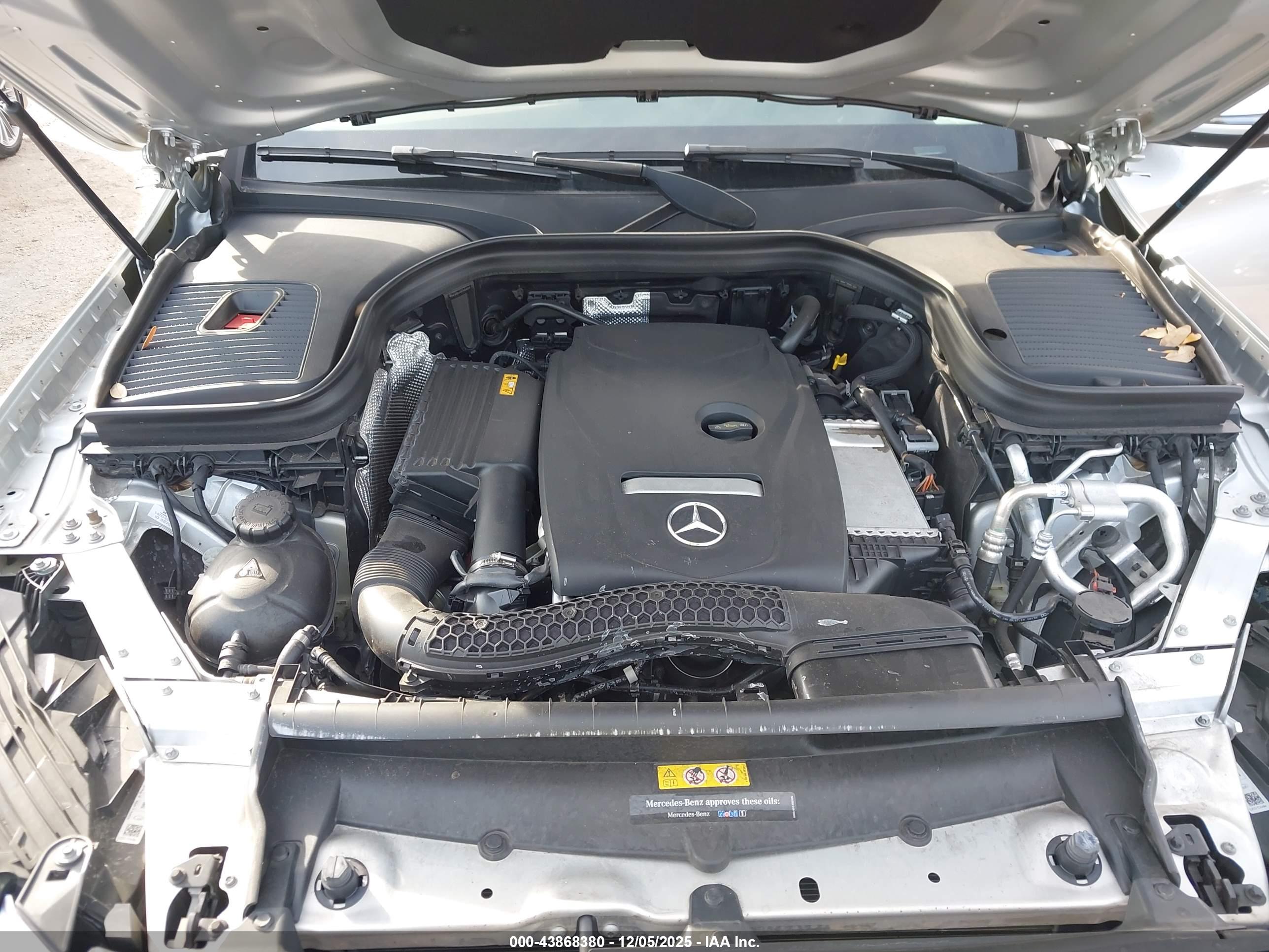 MERCEDES-BENZ GLC image 10