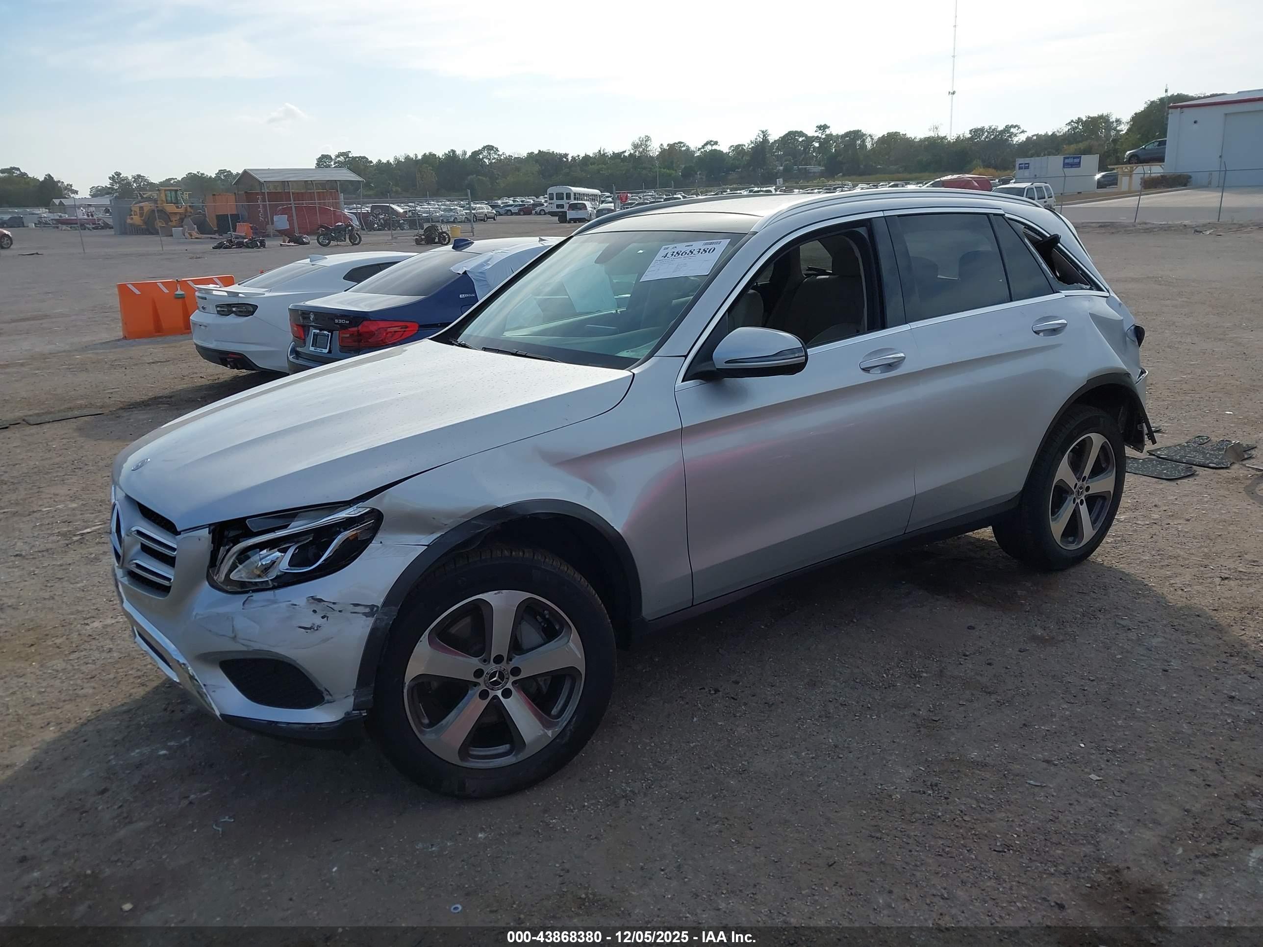 MERCEDES-BENZ GLC image 2